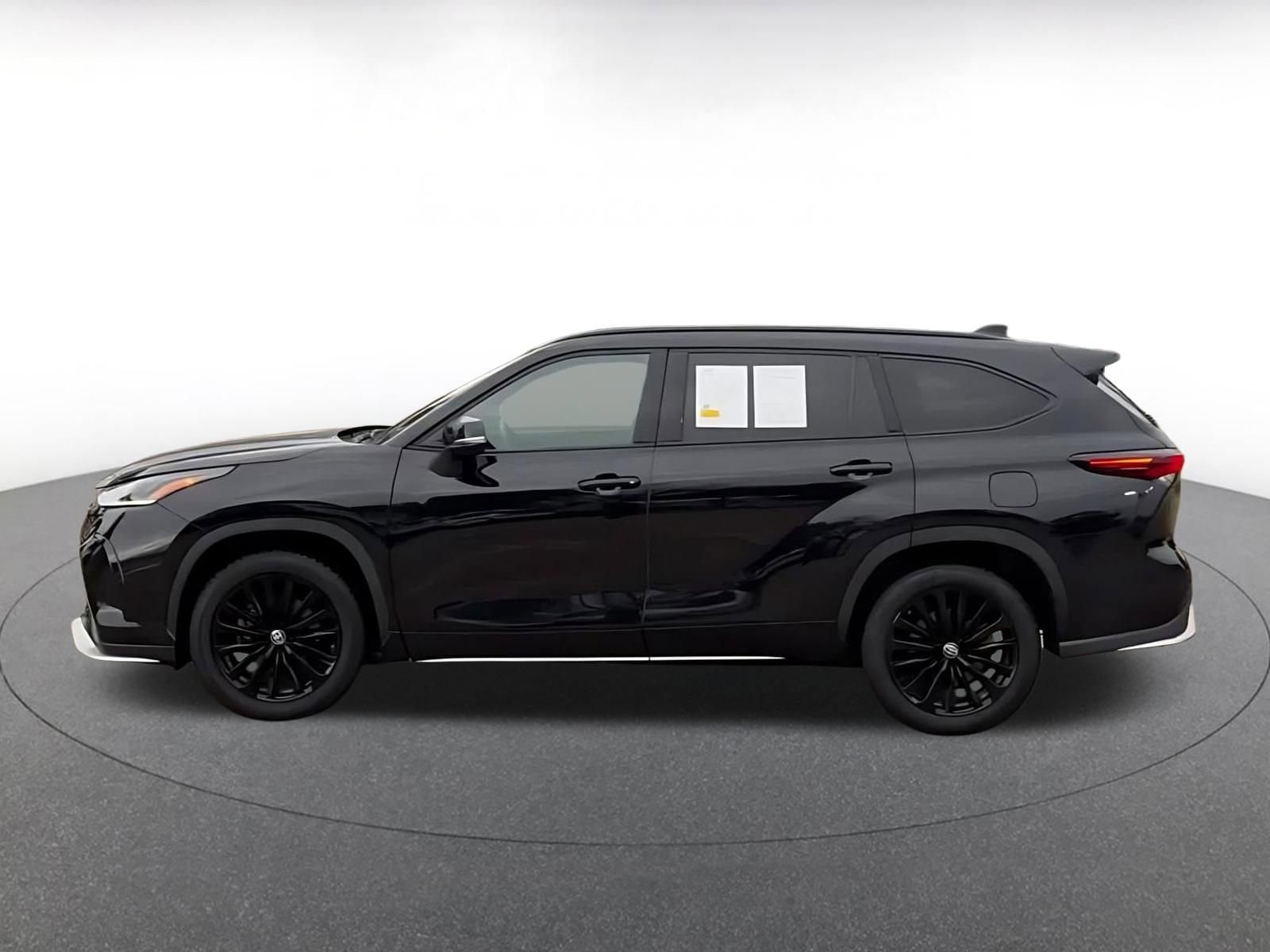 Thumbnail: 2025 Toyota Highlander - 9