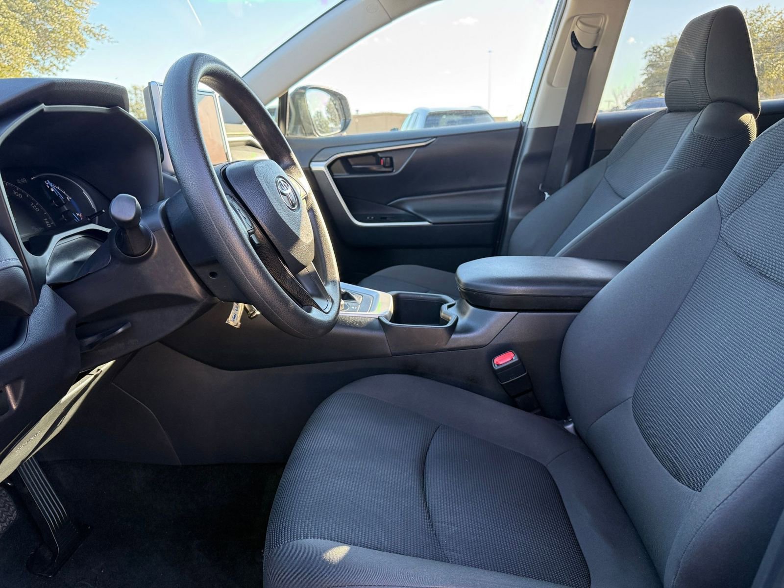 Thumbnail: 2025 Toyota RAV4 - 27