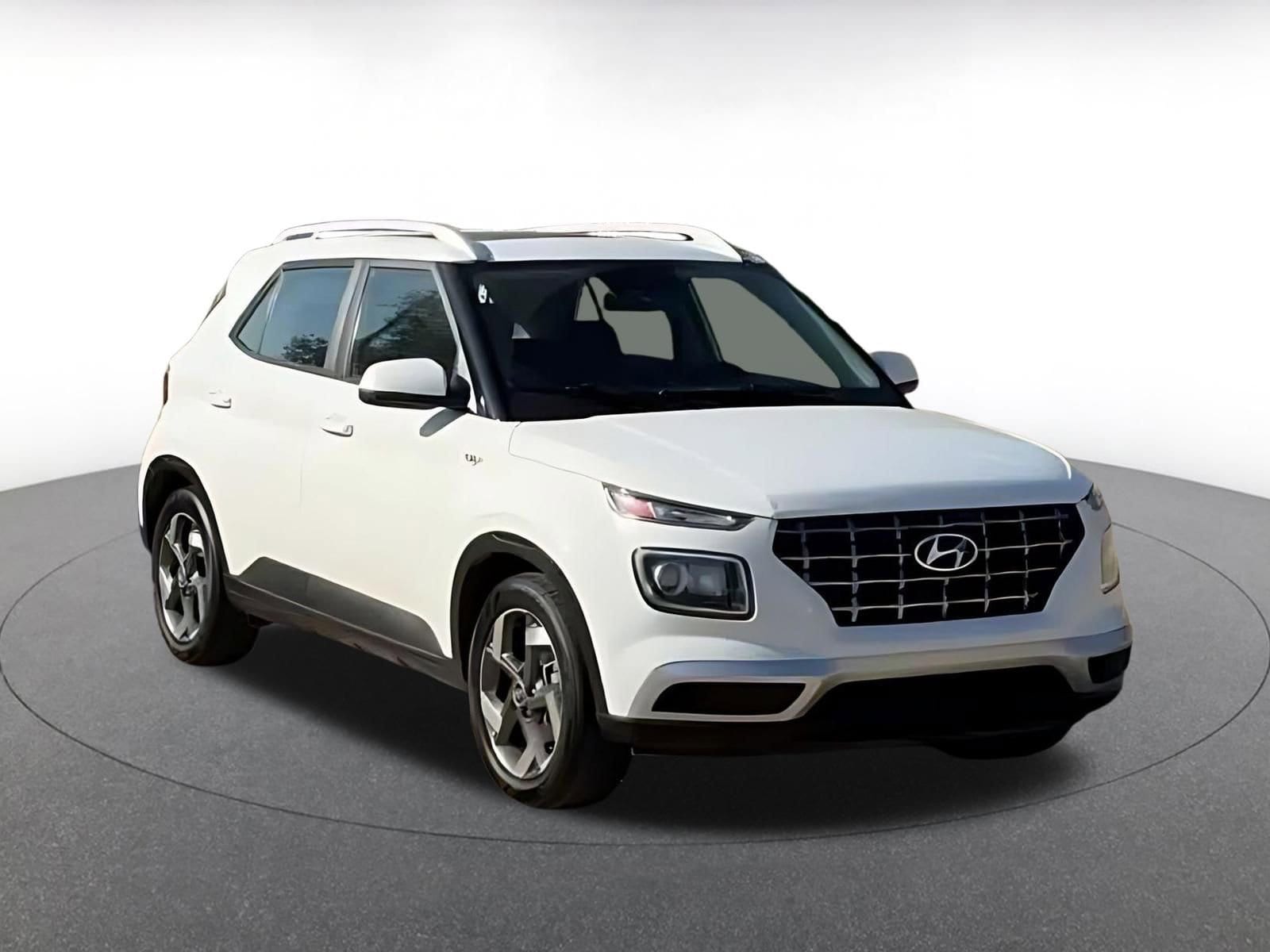 Thumbnail: 2023 Hyundai Venue - 3