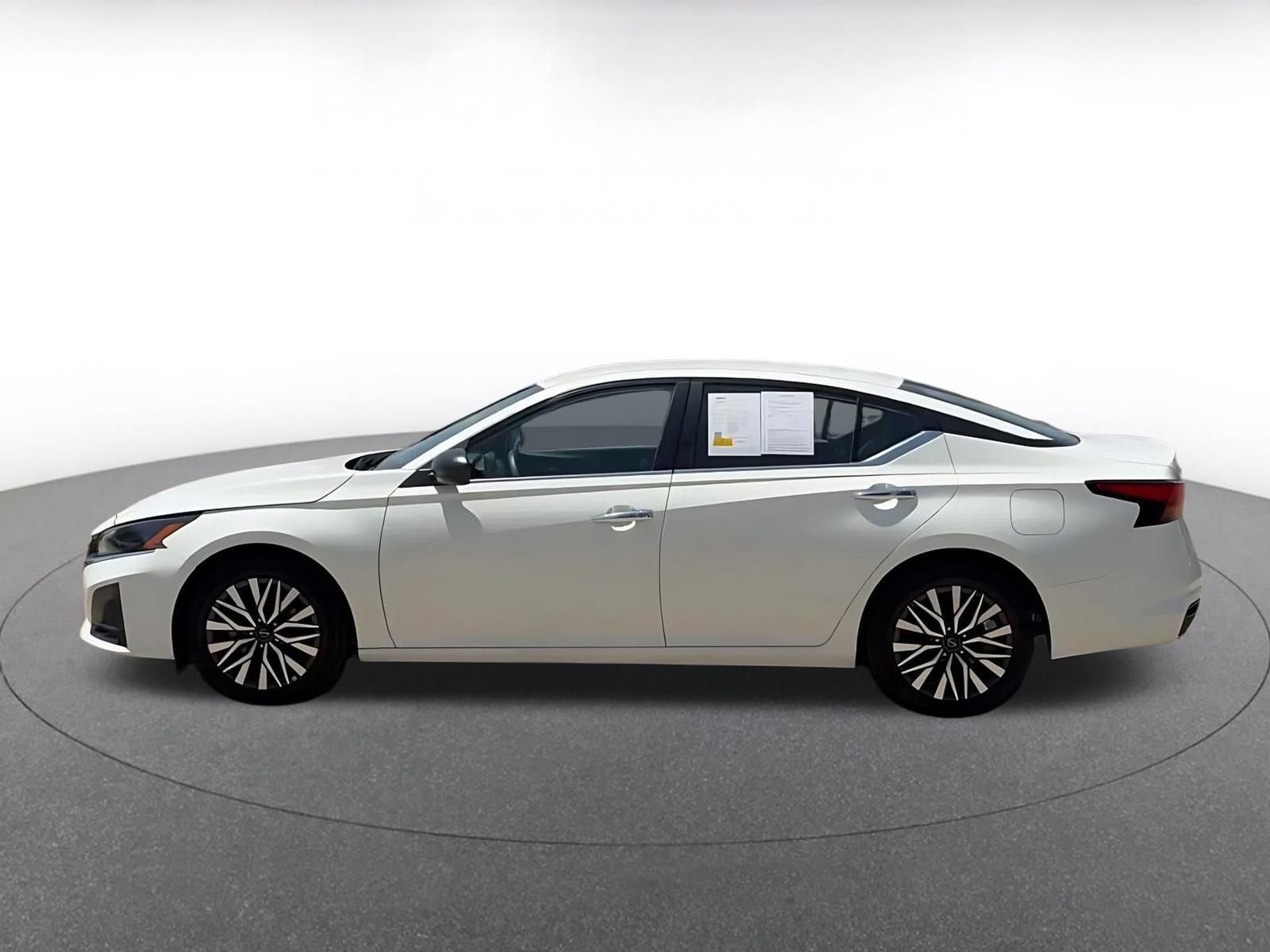 Thumbnail: 2025 Nissan Altima - 9