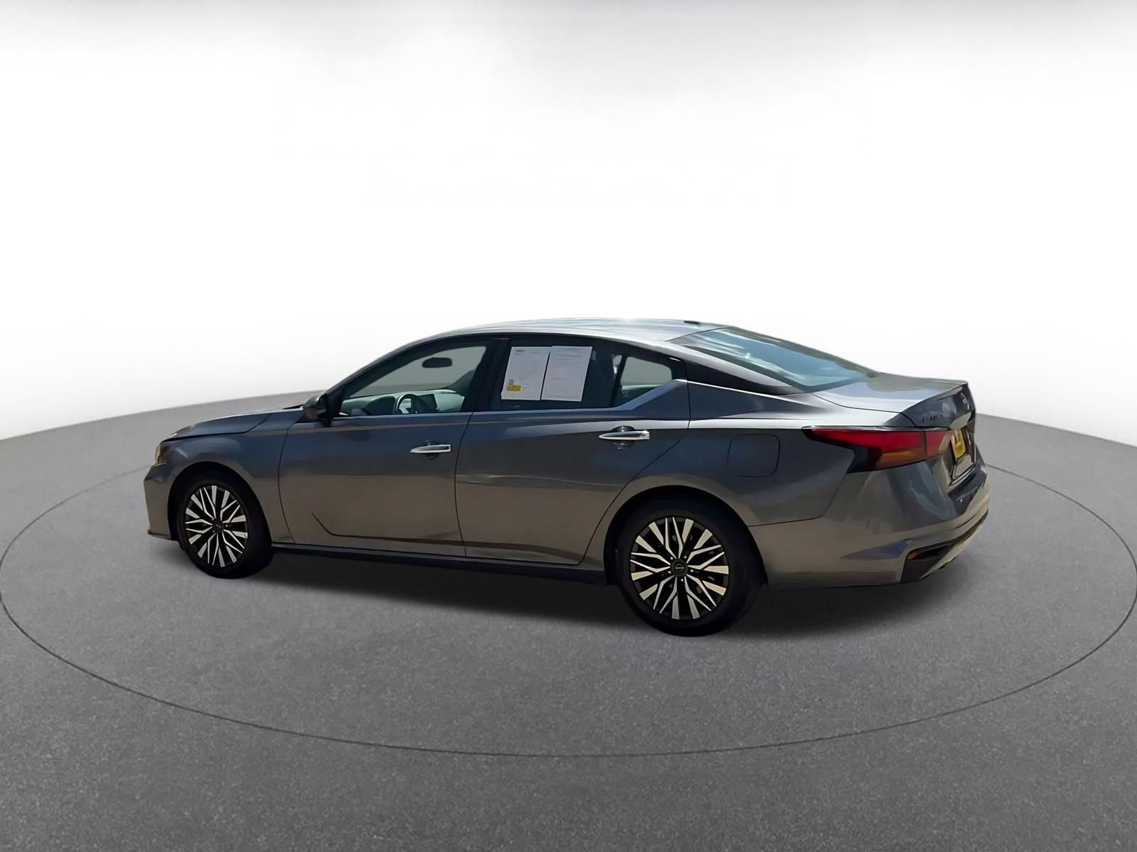 Thumbnail: 2025 Nissan Altima - 9