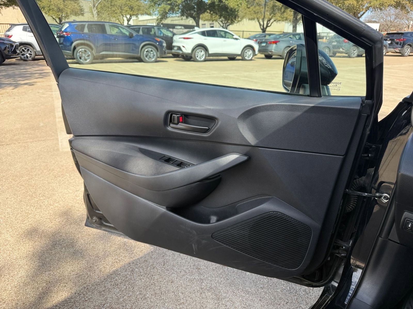 Thumbnail: 2025 Toyota Corolla - 18