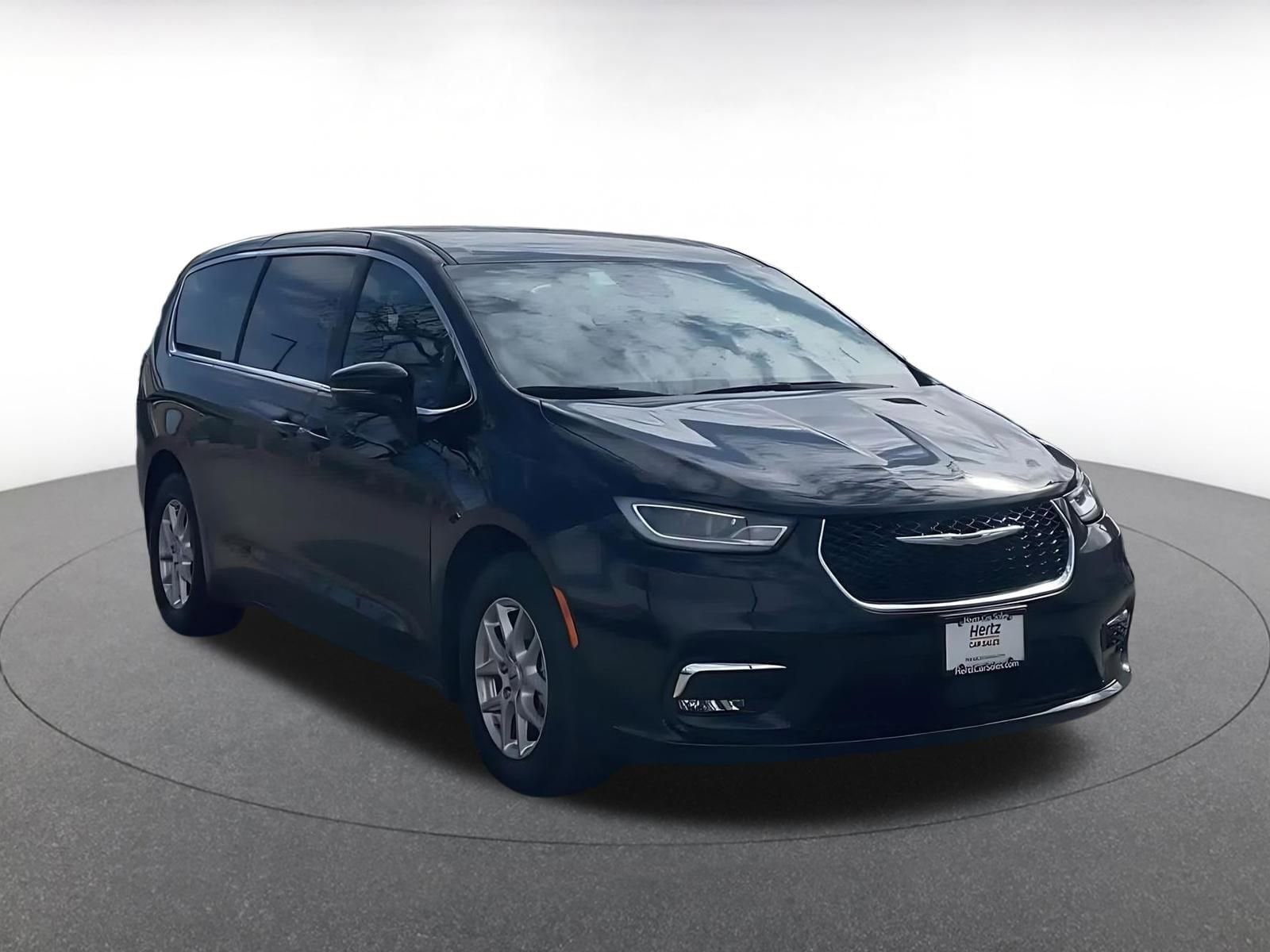 Thumbnail: 2025 Chrysler Pacifica - 3