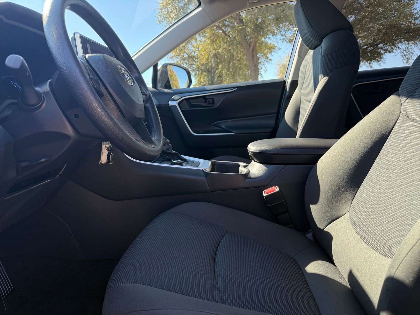 Thumbnail: 2025 Toyota RAV4 - 27