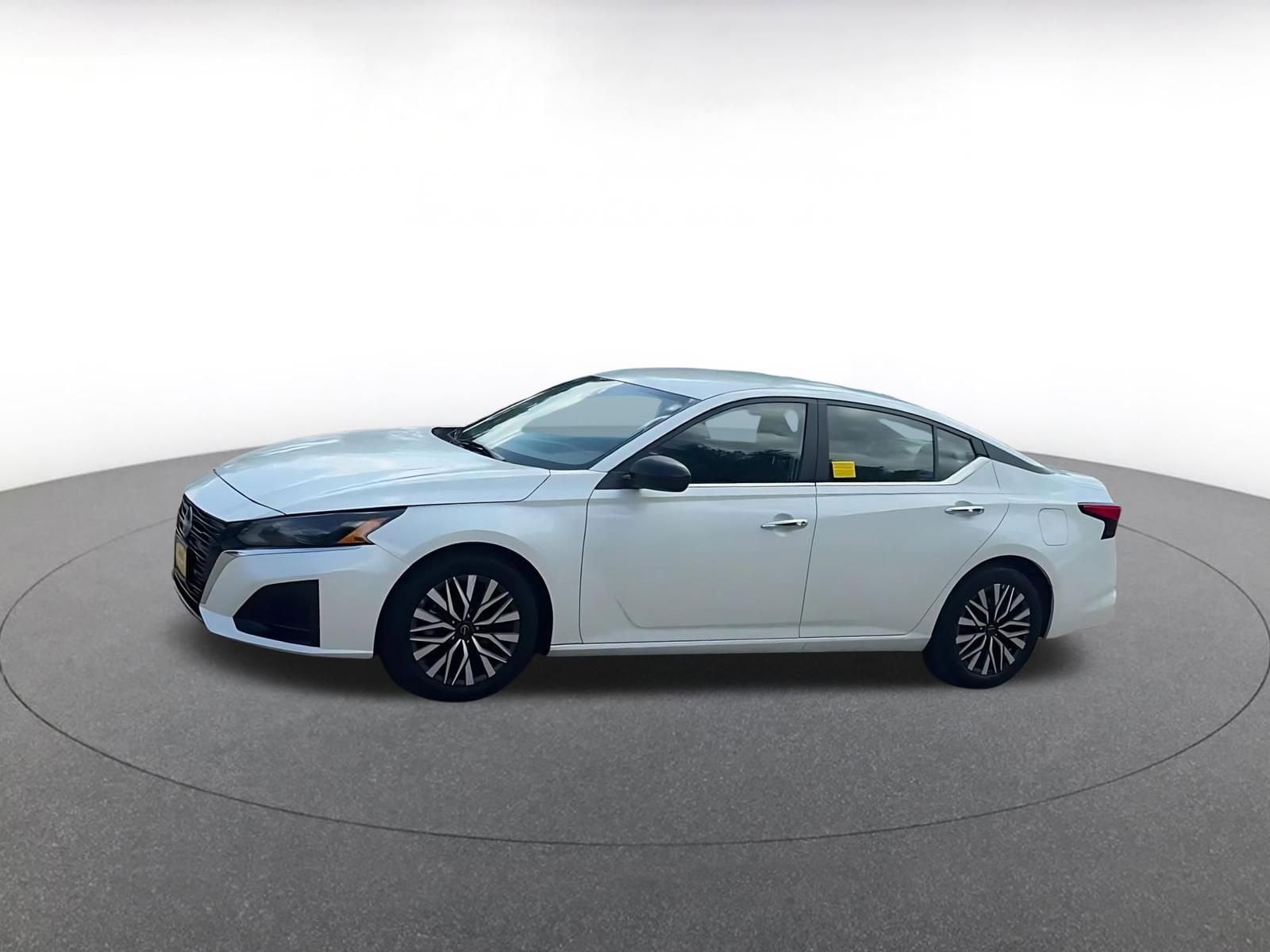 Thumbnail: 2025 Nissan Altima - 8