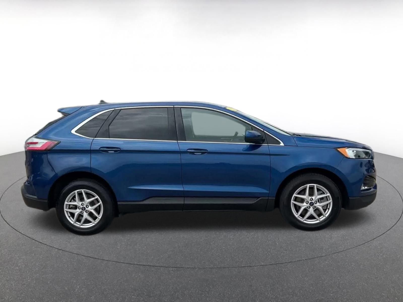 Thumbnail: 2022 Ford Edge - 16