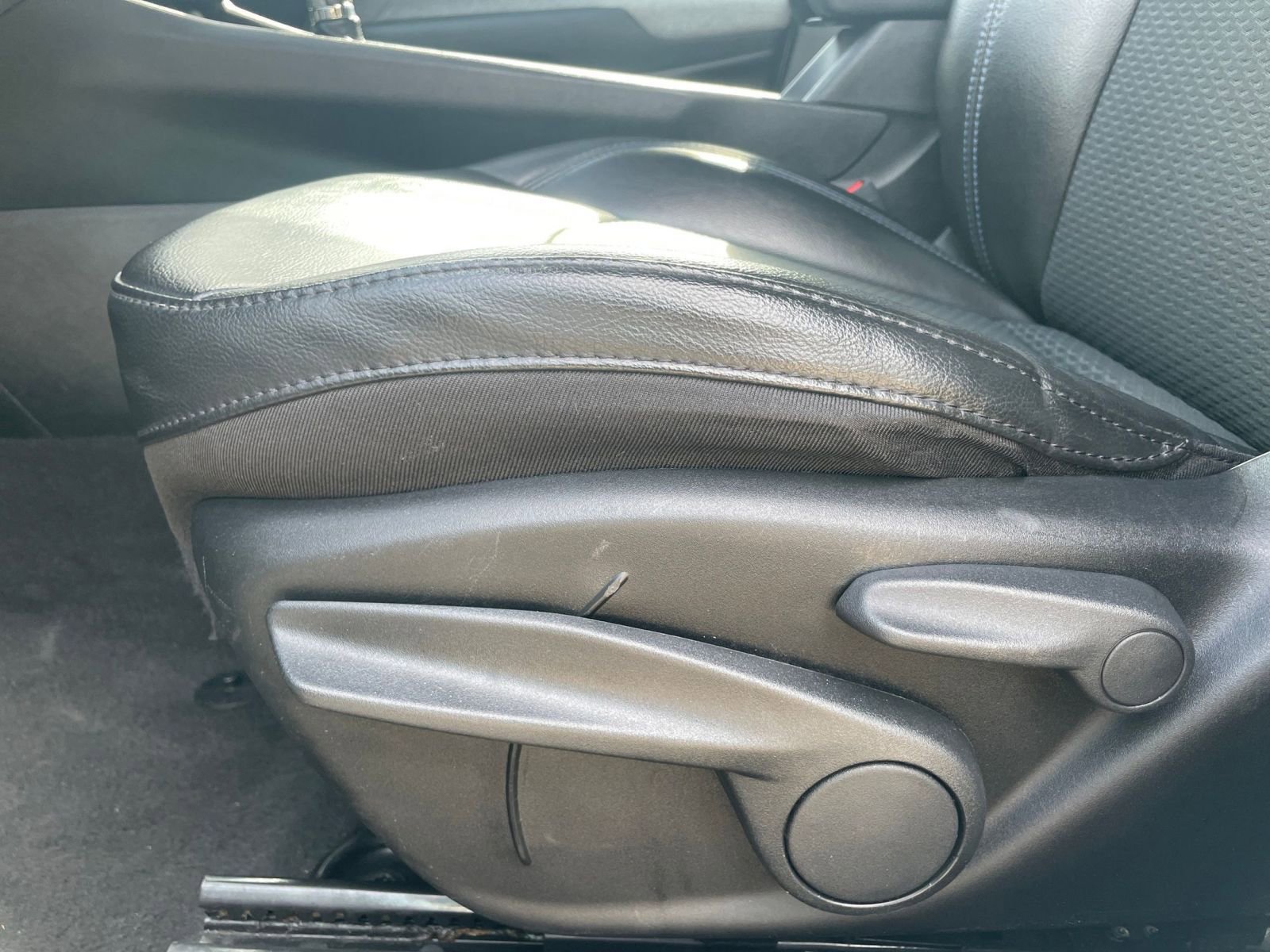 Thumbnail: 2023 Jeep Compass - 23