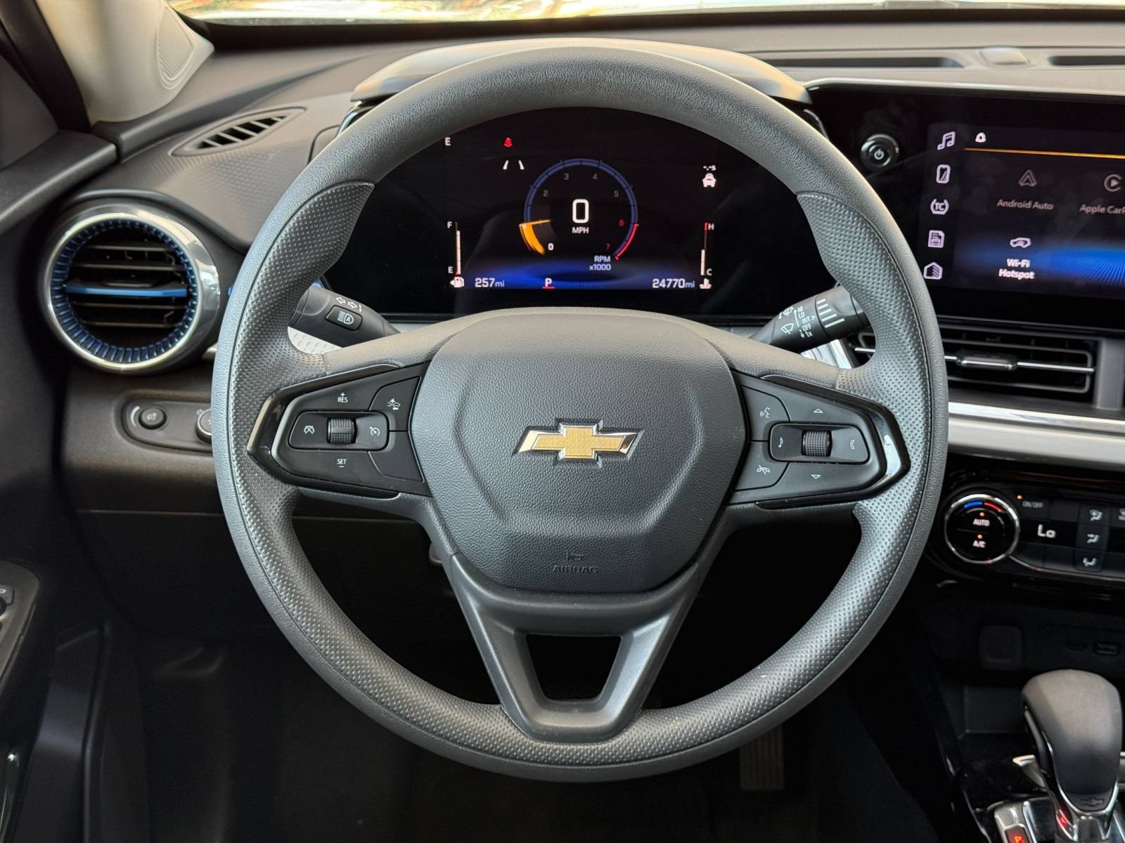 Thumbnail: 2025 Chevrolet Trax - 28