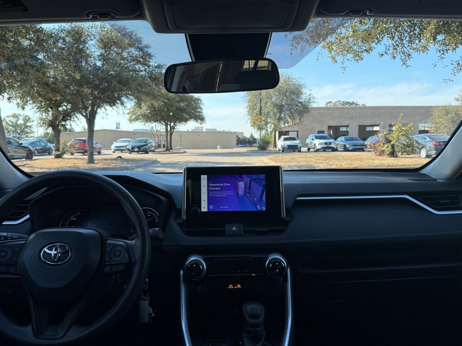 Thumbnail: 2025 Toyota RAV4 - 33