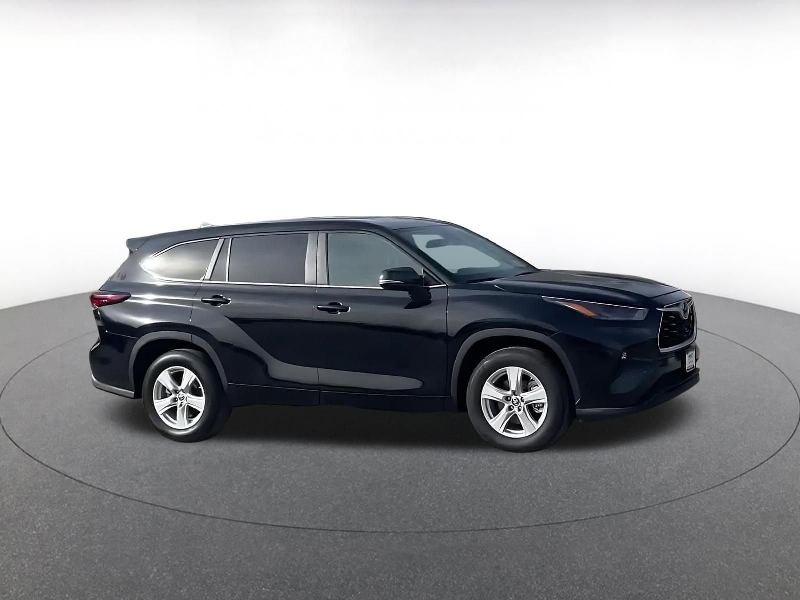 Thumbnail: 2025 Toyota Highlander - 2