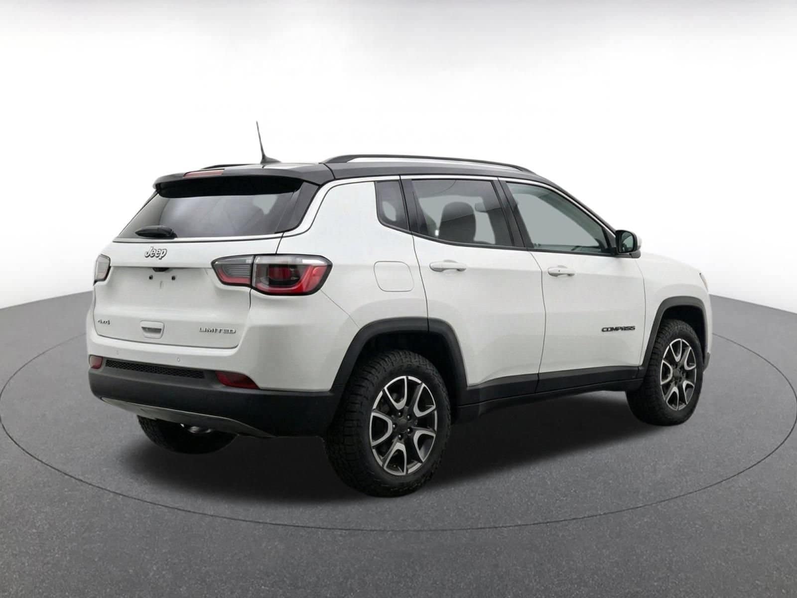 2025 Jeep Compass Trailhawk - Photo 9