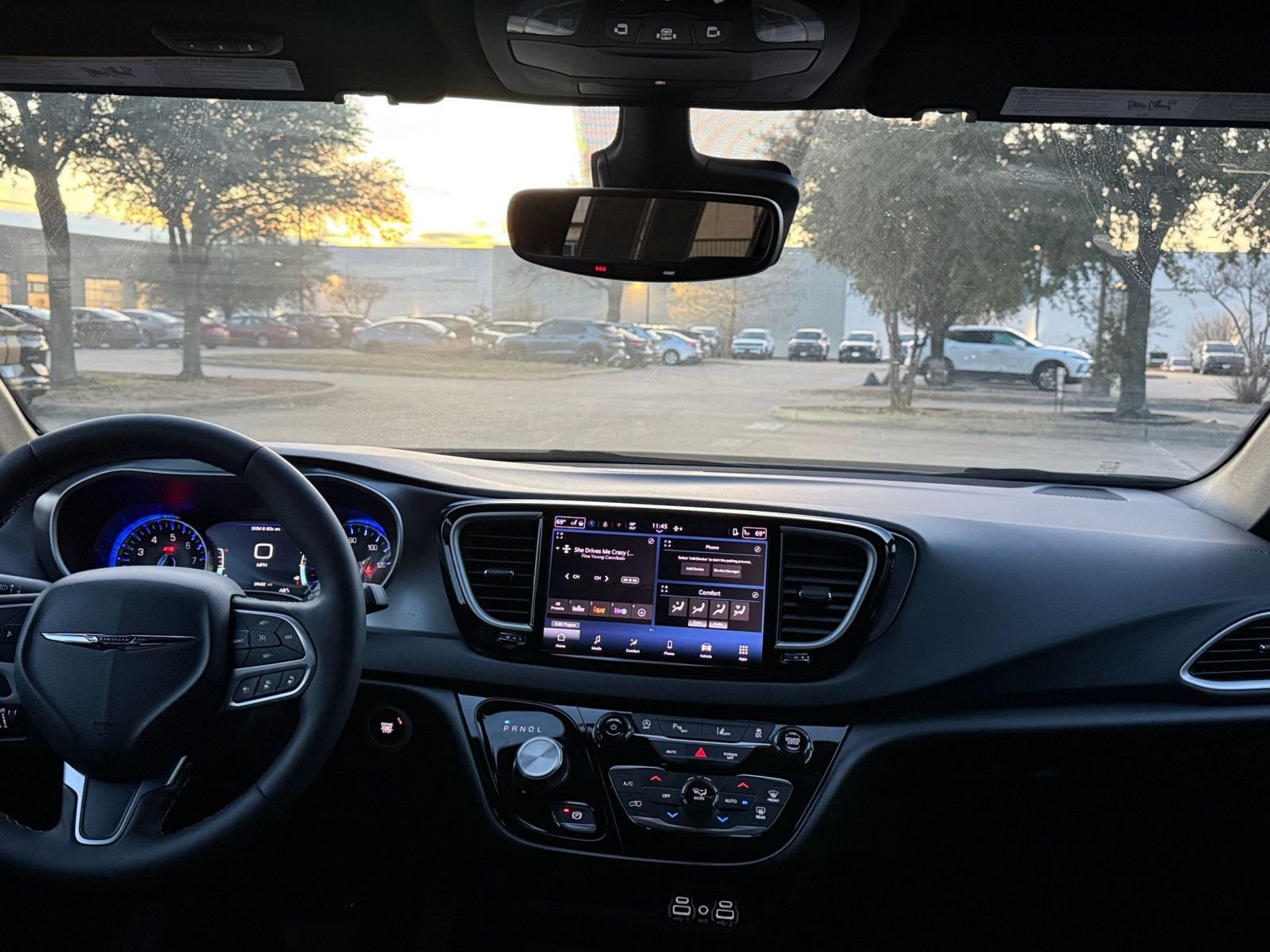 Thumbnail: 2025 Chrysler Pacifica - 35