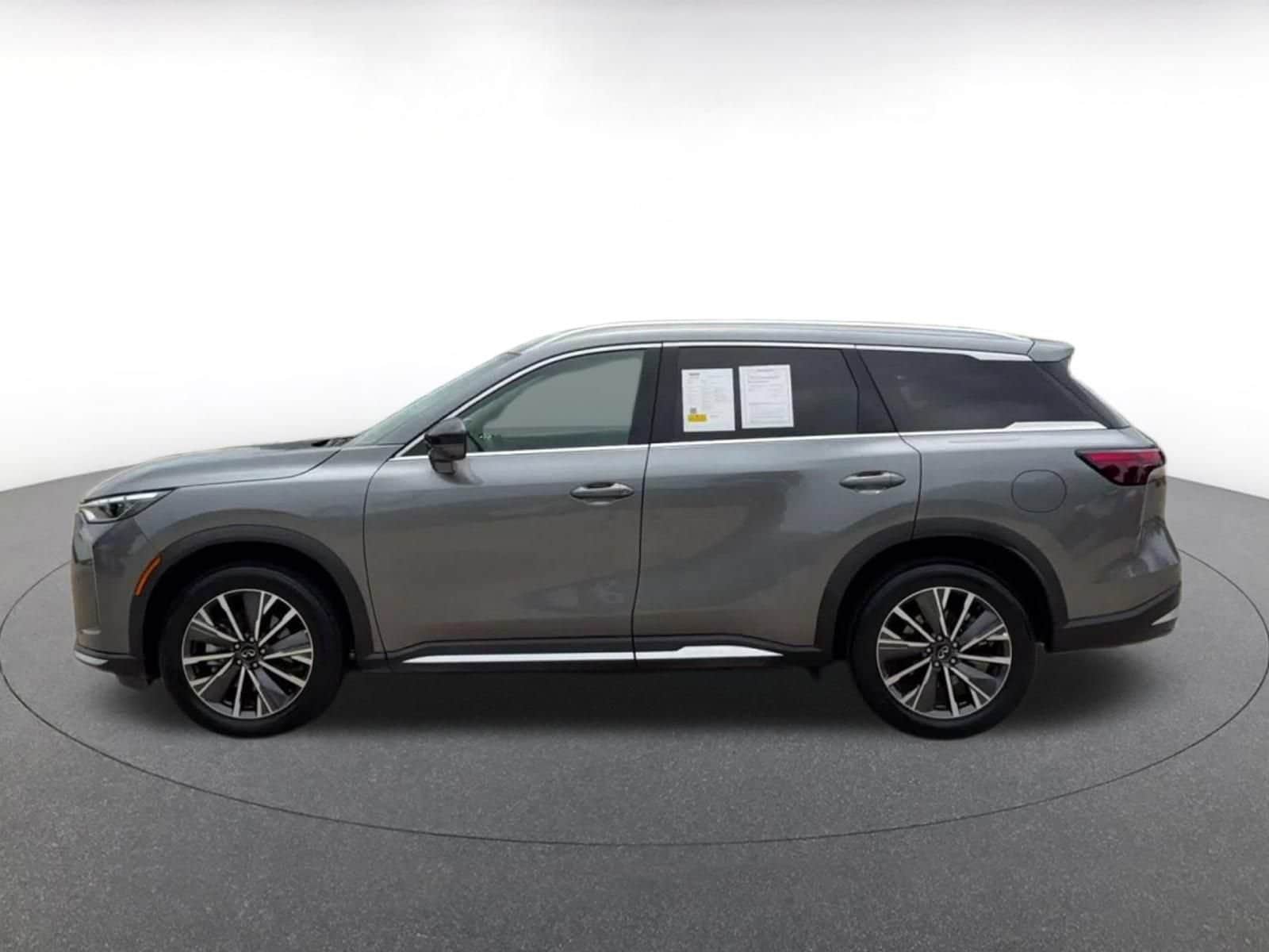 Thumbnail: 2026 INFINITI QX60 - 9