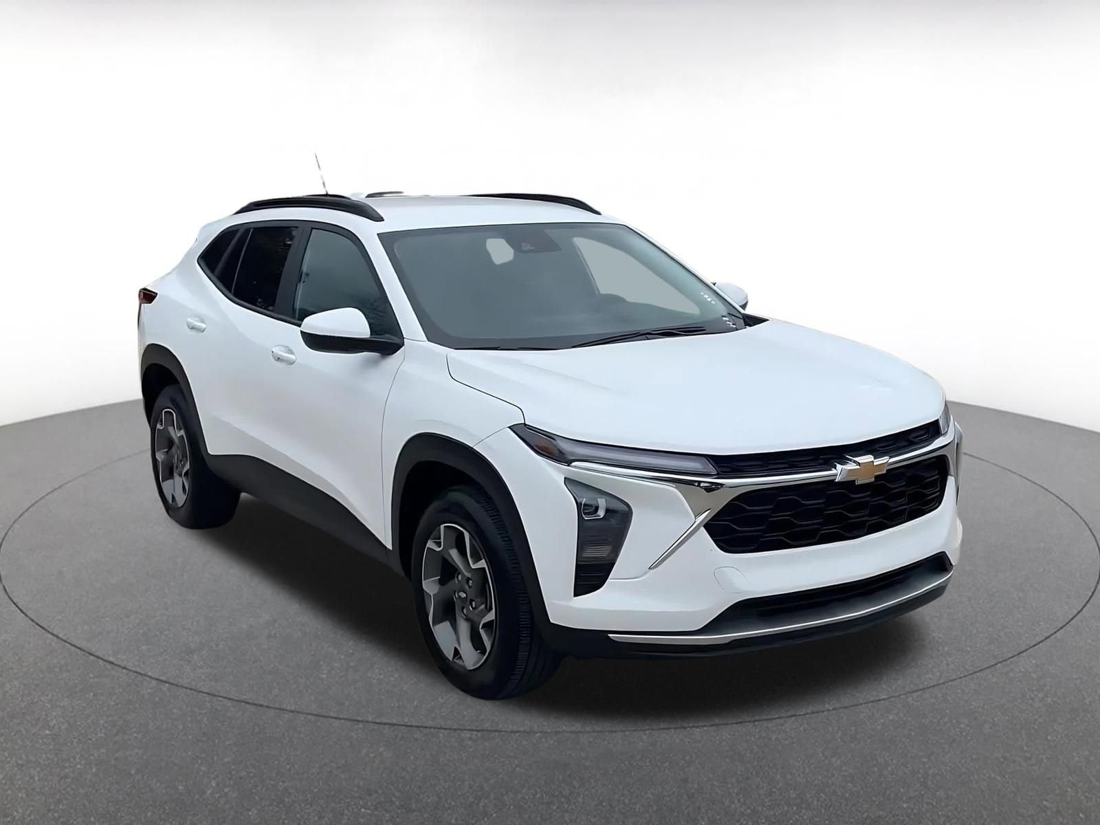 Thumbnail: 2025 Chevrolet Trax - 2