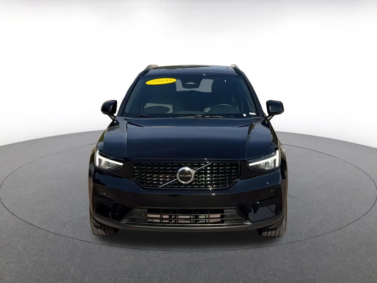 Thumbnail: 2024 Volvo XC40 - 4