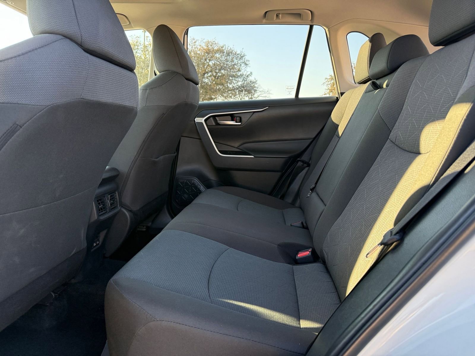 Thumbnail: 2025 Toyota RAV4 - 27