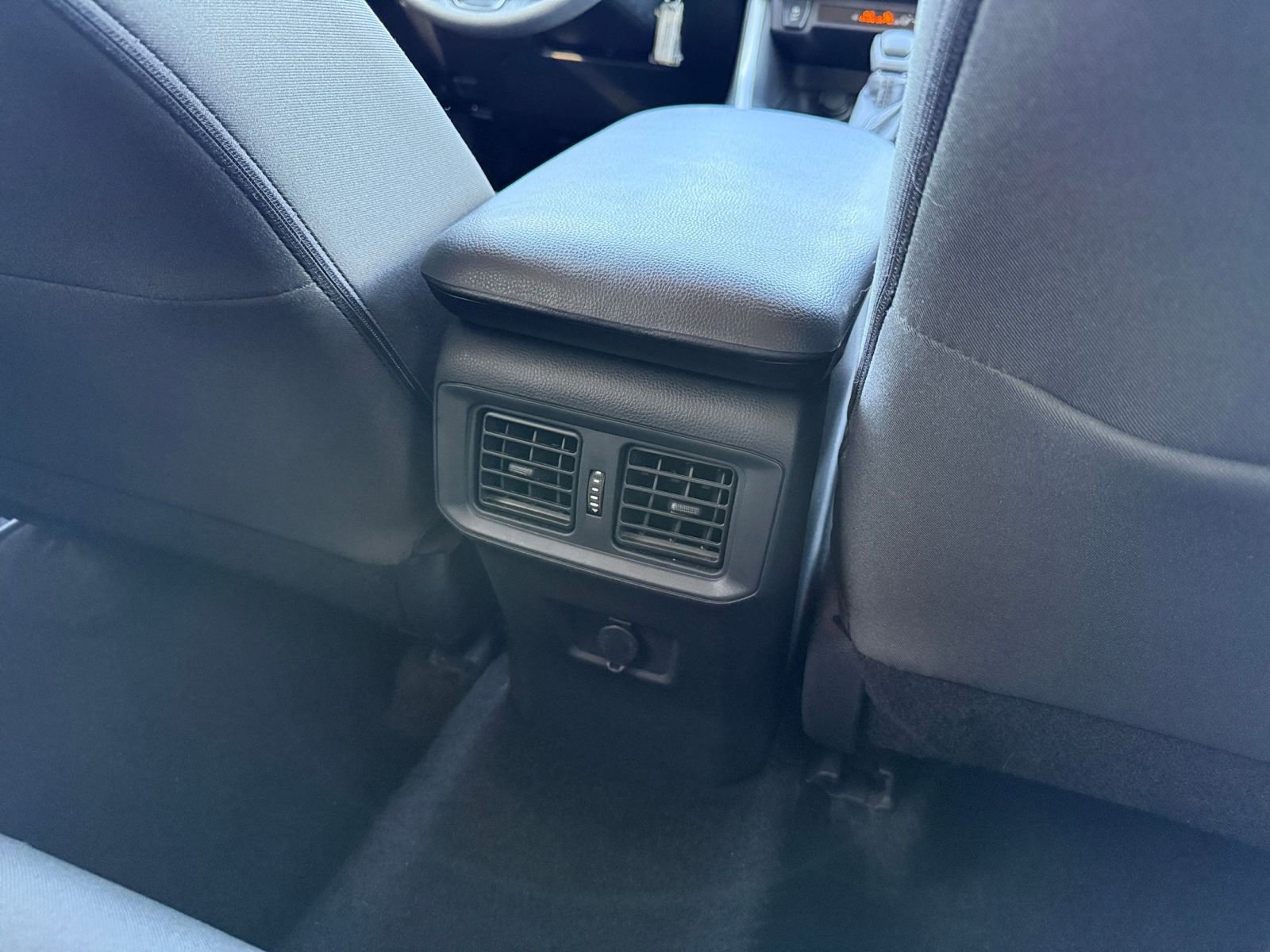 Thumbnail: 2025 Toyota RAV4 - 23