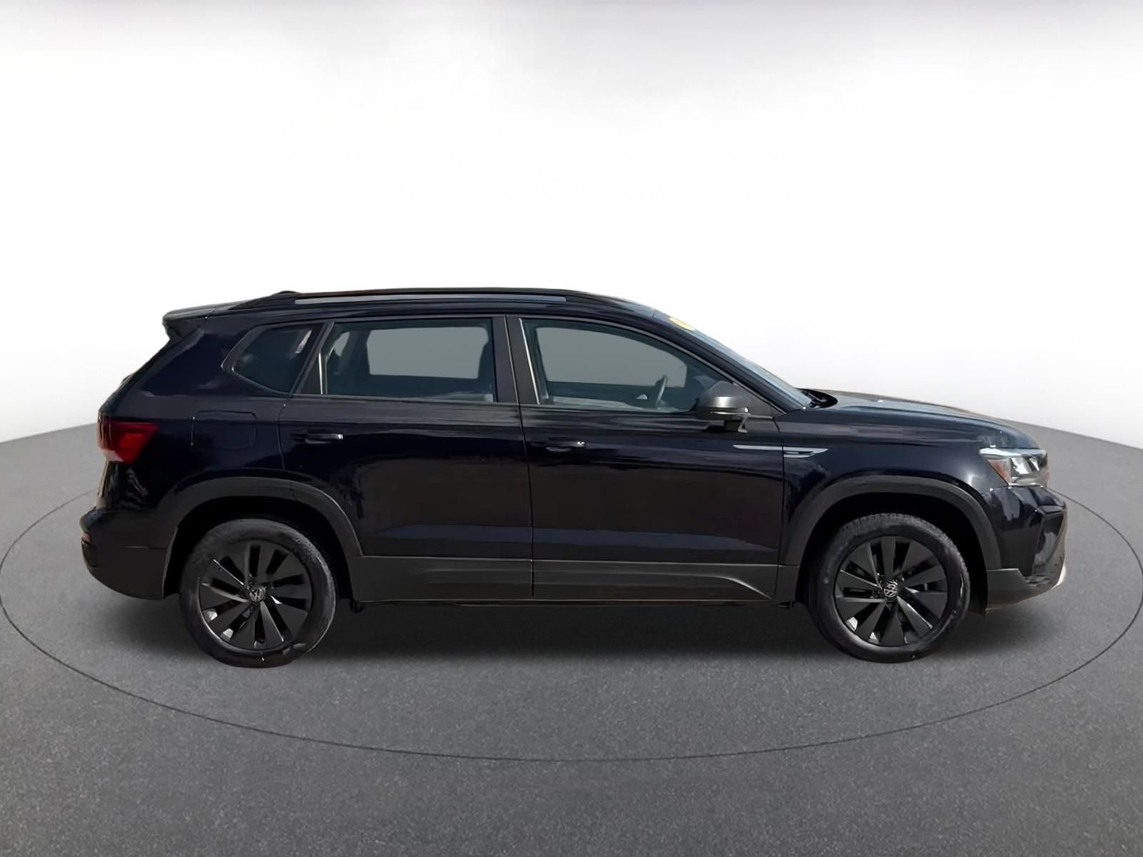 Thumbnail: 2024 Volkswagen Taos - 16