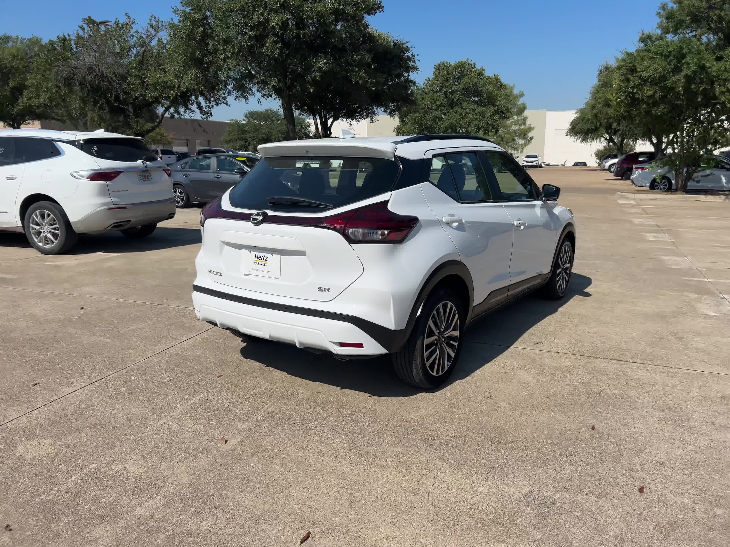 2024 Nissan Kicks SR 13