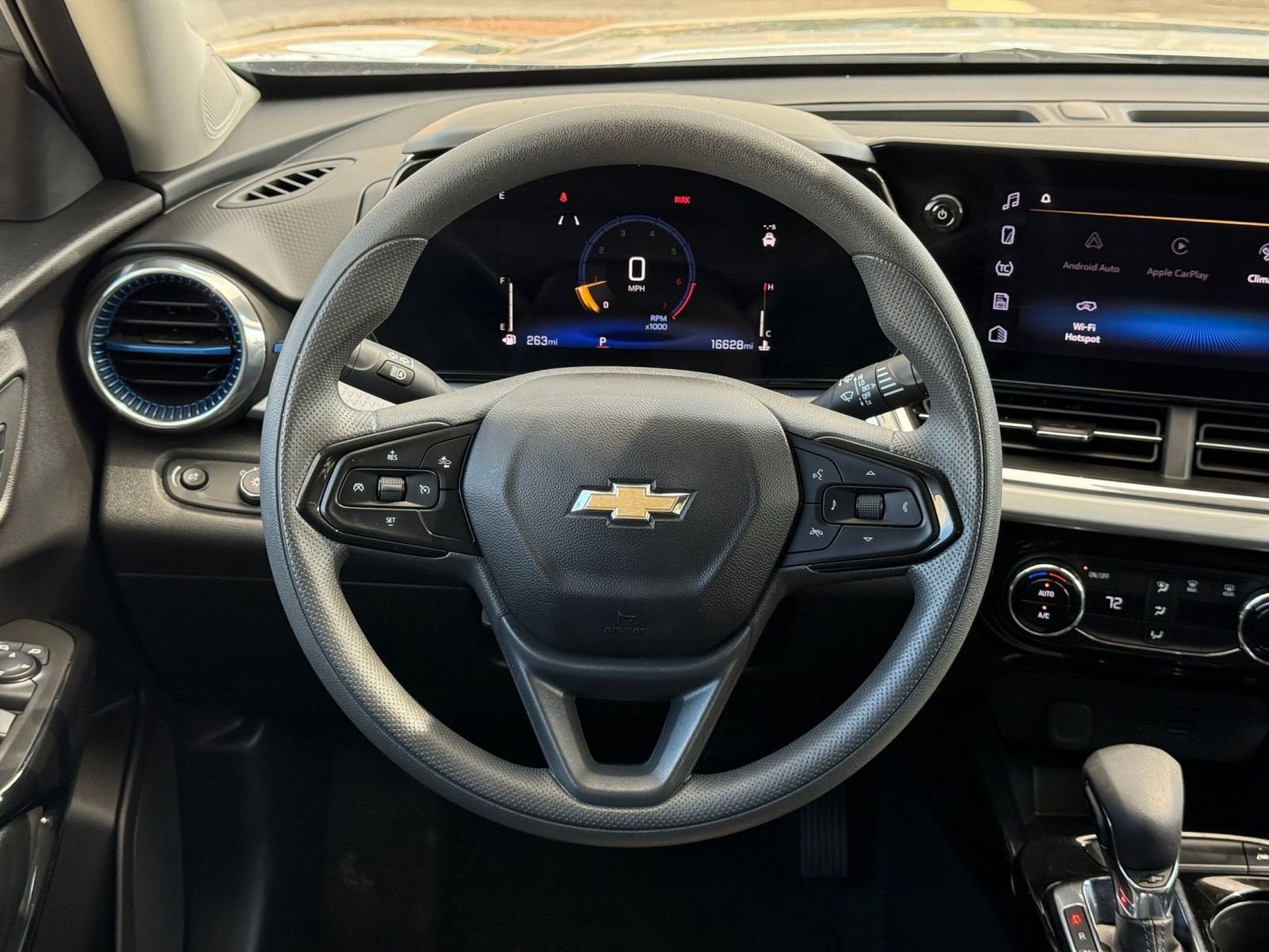 Thumbnail: 2025 Chevrolet Trax - 28