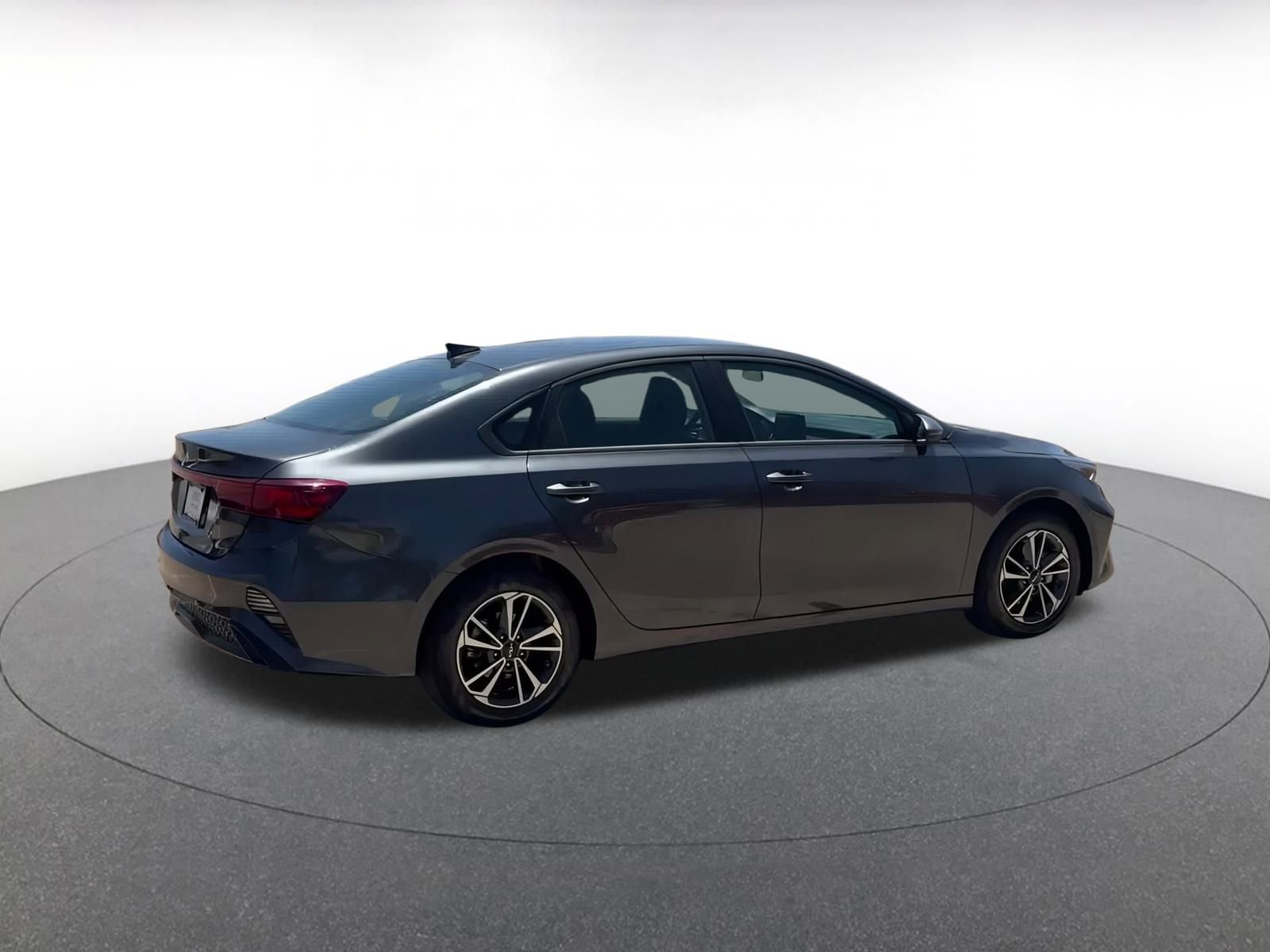 Thumbnail: 2024 Kia Forte - 15