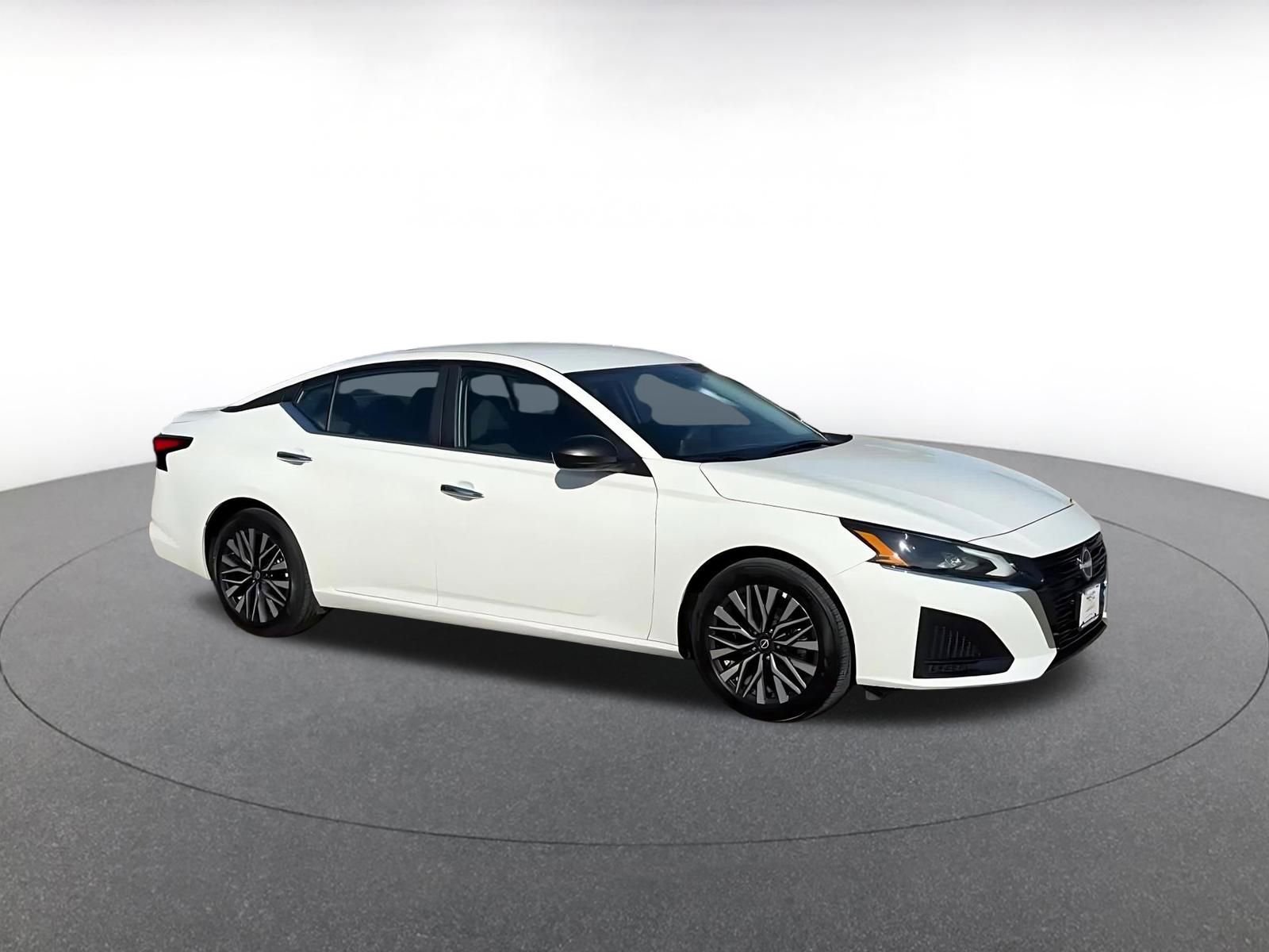 Thumbnail: 2025 Nissan Altima - 2