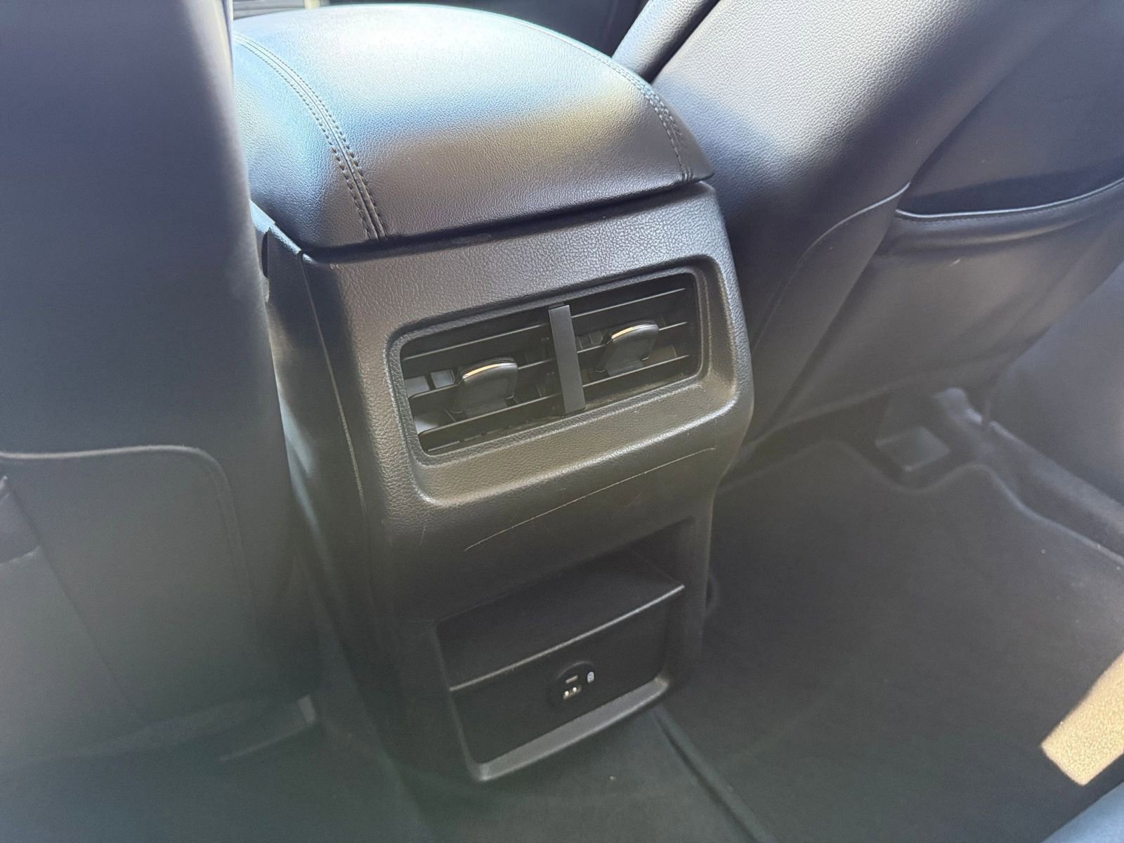 Thumbnail: 2022 Ford Edge - 28