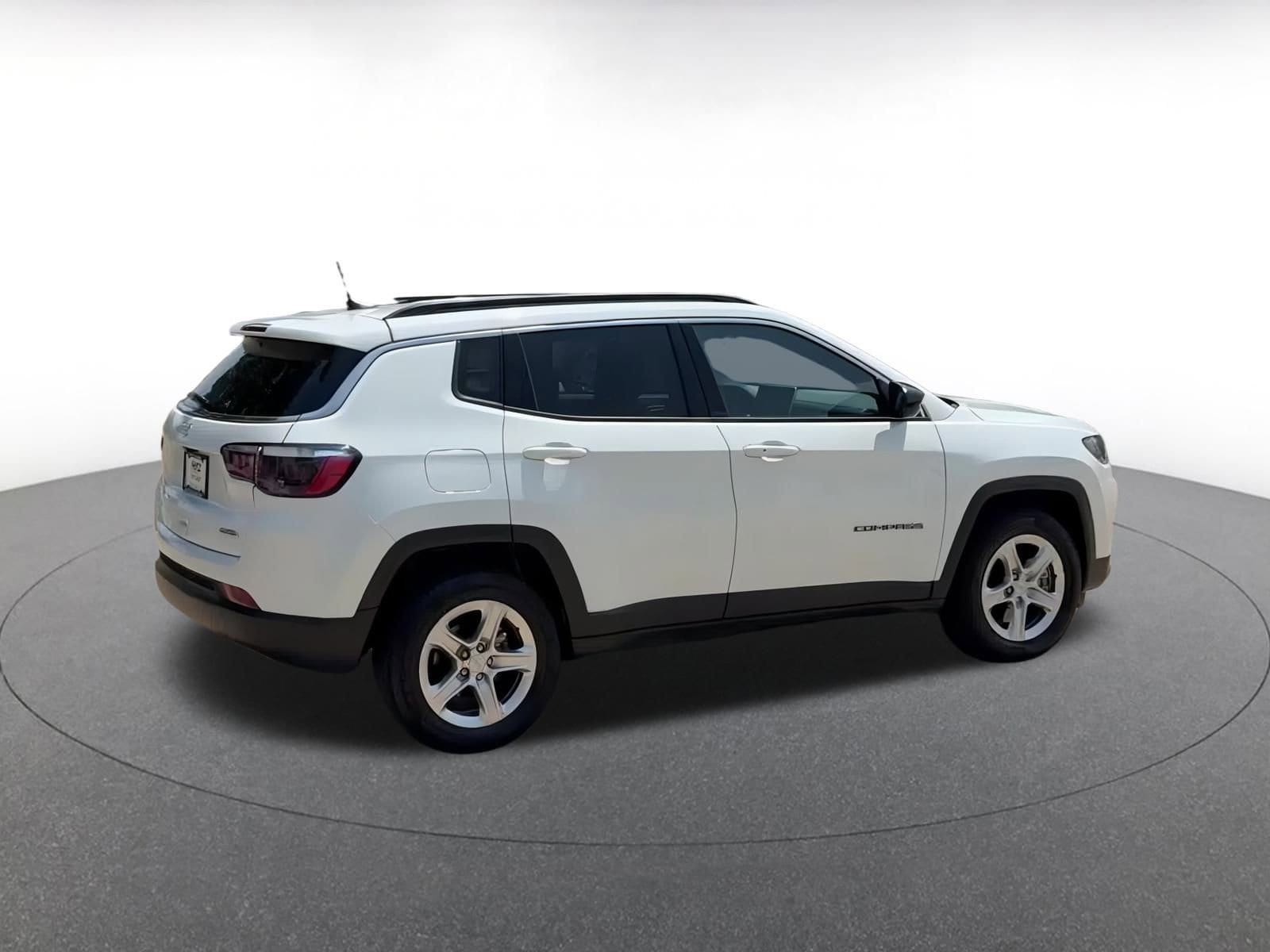Thumbnail: 2023 Jeep Compass - 15