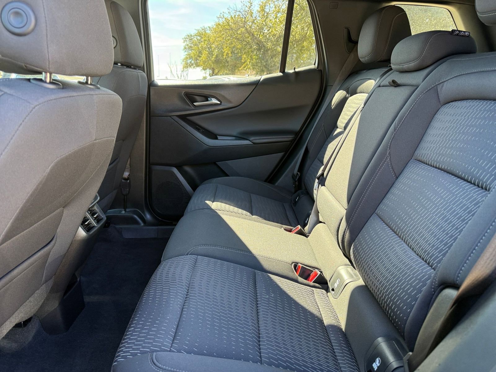 Thumbnail: 2025 Chevrolet Equinox - 25