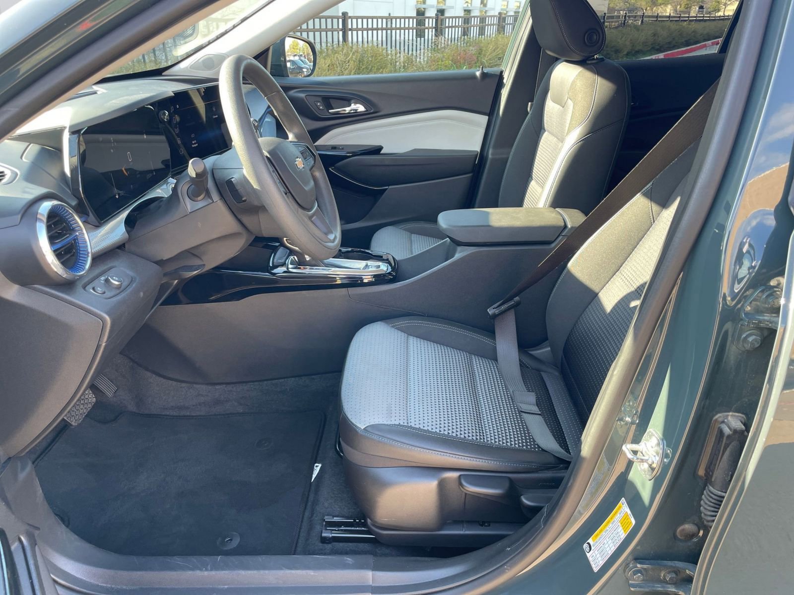 Thumbnail: 2025 Chevrolet Trax - 30