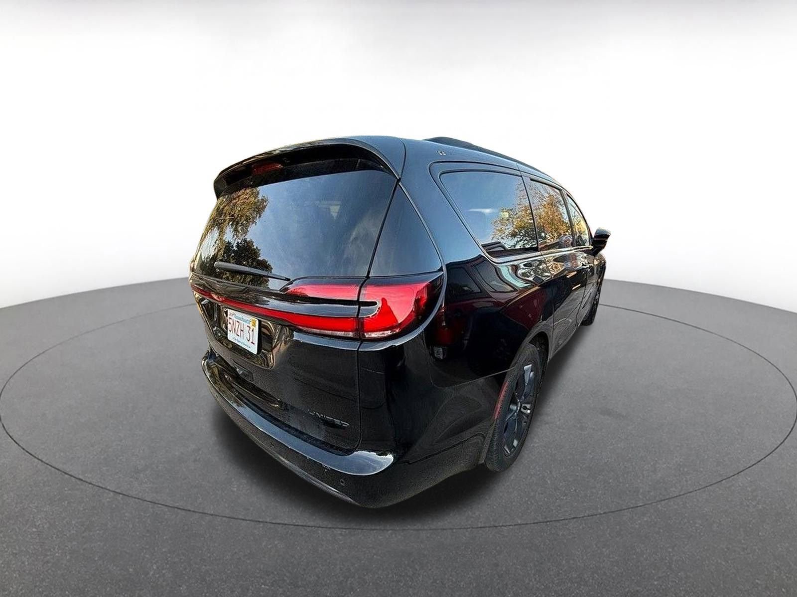 Thumbnail: 2025 Chrysler Pacifica - 5