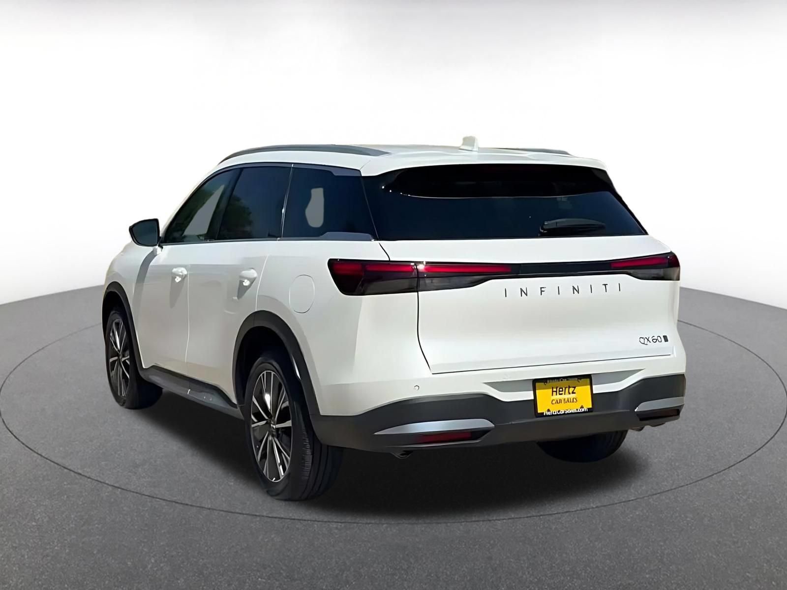 Thumbnail: 2026 INFINITI QX60 - 10