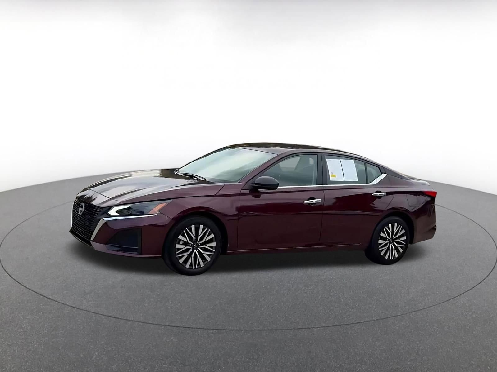 Thumbnail: 2025 Nissan Altima - 8
