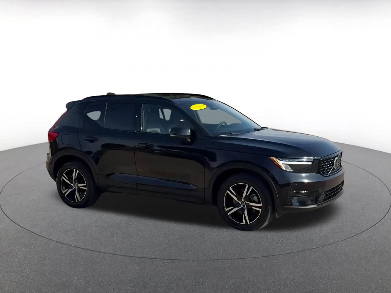 Thumbnail: 2024 Volvo XC40 - 2