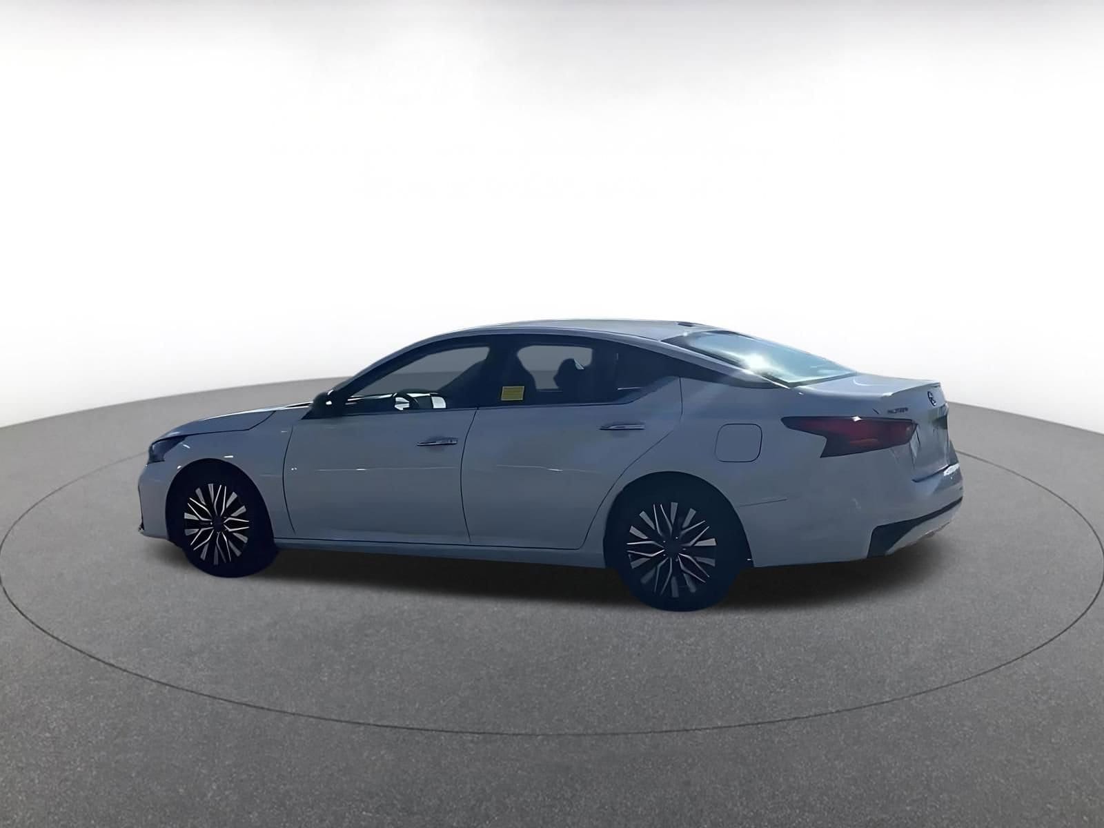 Thumbnail: 2025 Nissan Altima - 10