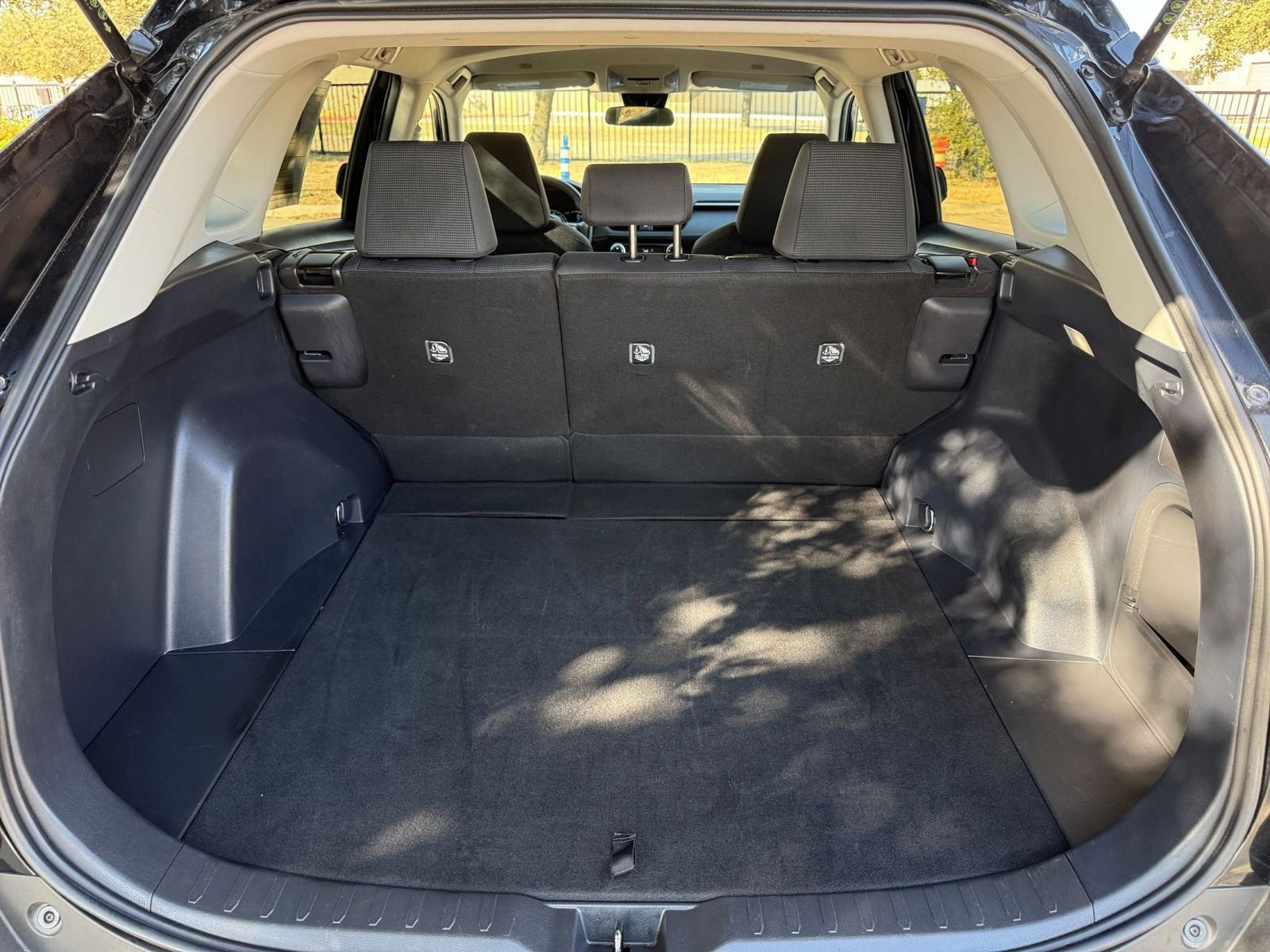 Thumbnail: 2025 Toyota RAV4 - 31