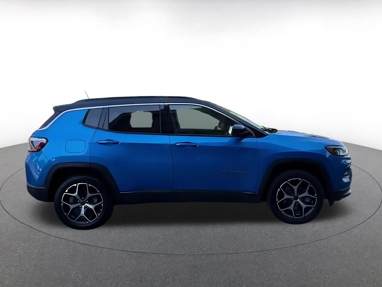 Thumbnail: 2025 Jeep Compass - 16