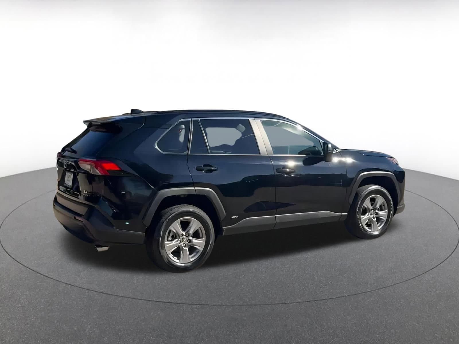 Thumbnail: 2025 Toyota RAV4 - 15