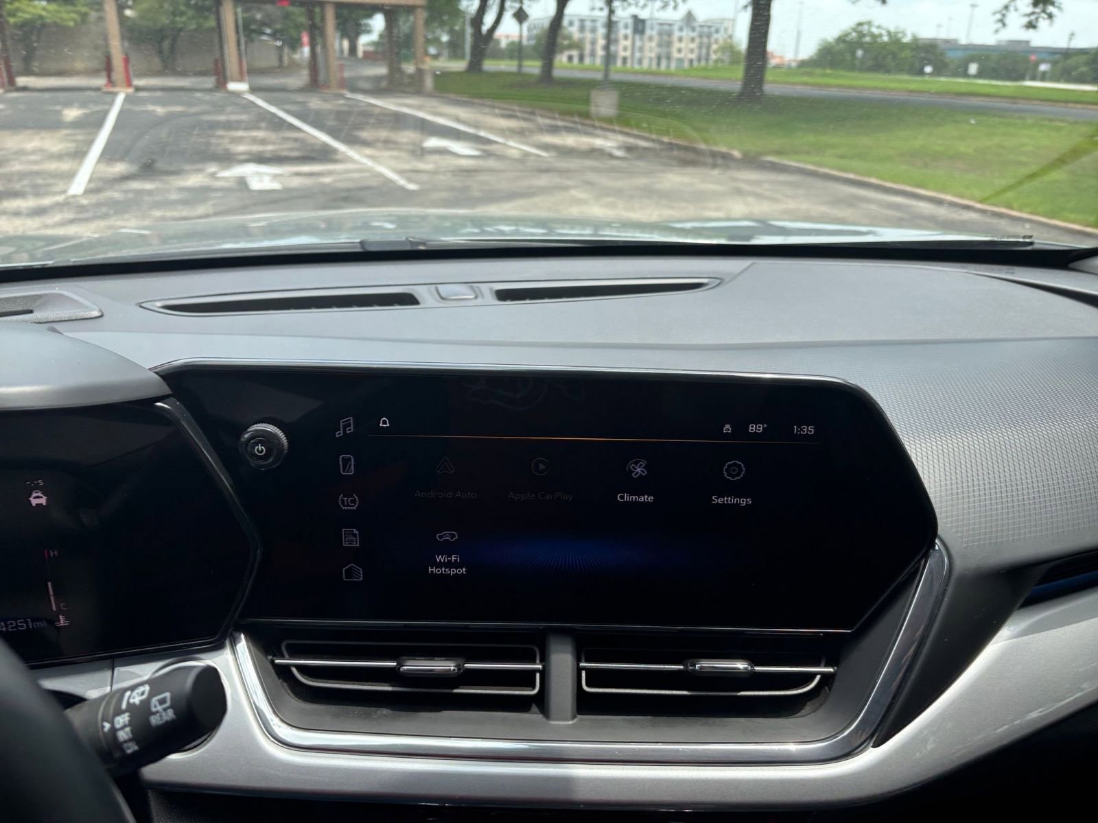 Thumbnail: 2025 Chevrolet Trax - 17