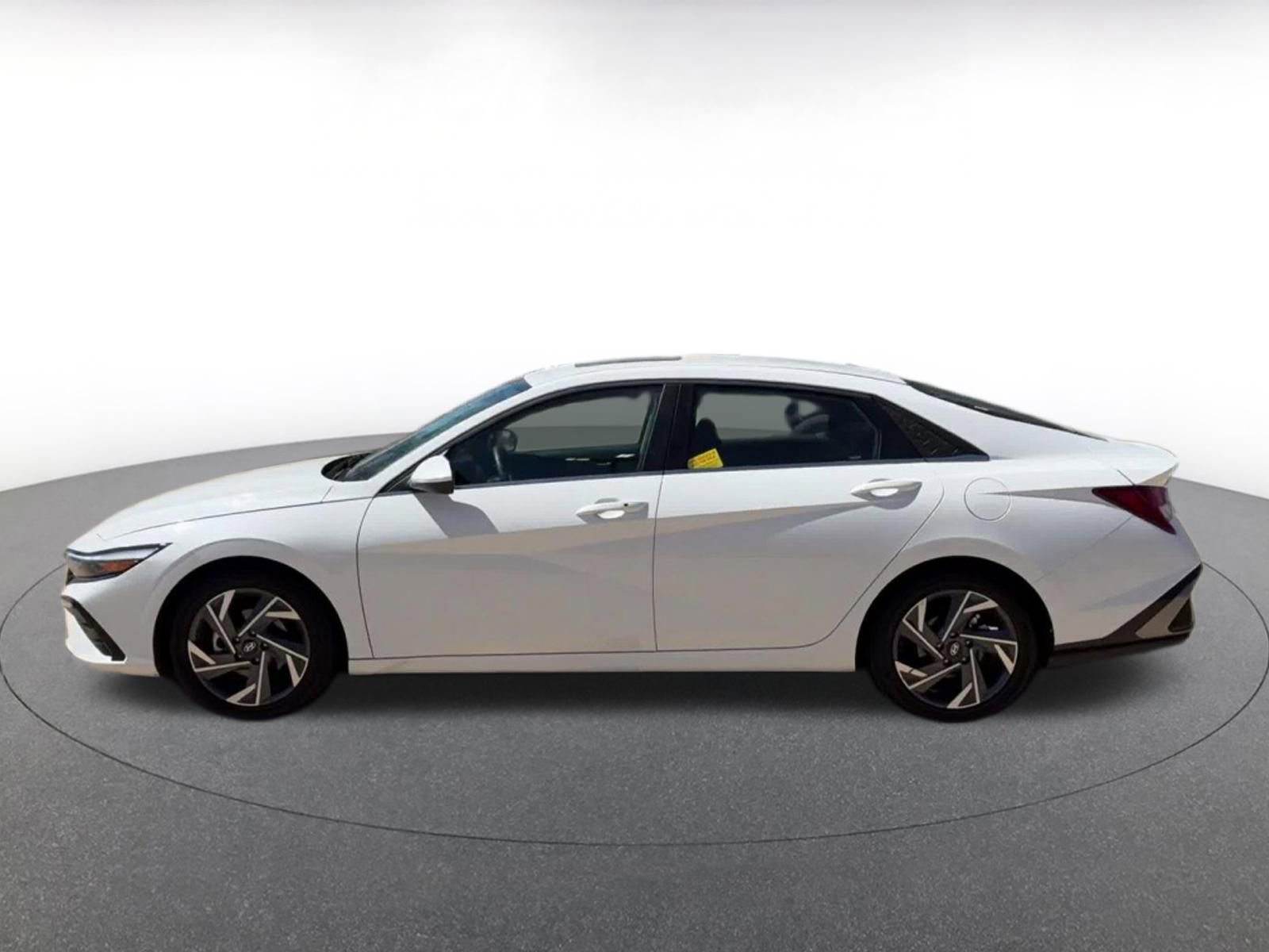 Thumbnail: 2025 Hyundai Elantra - 9