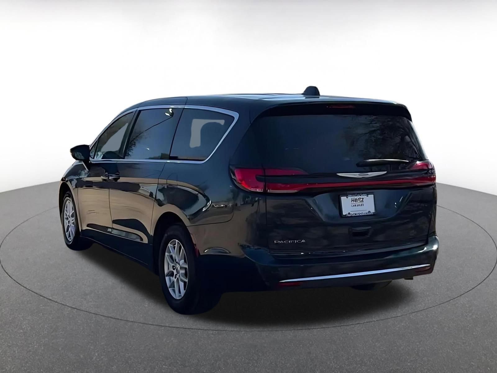 Thumbnail: 2025 Chrysler Pacifica - 11