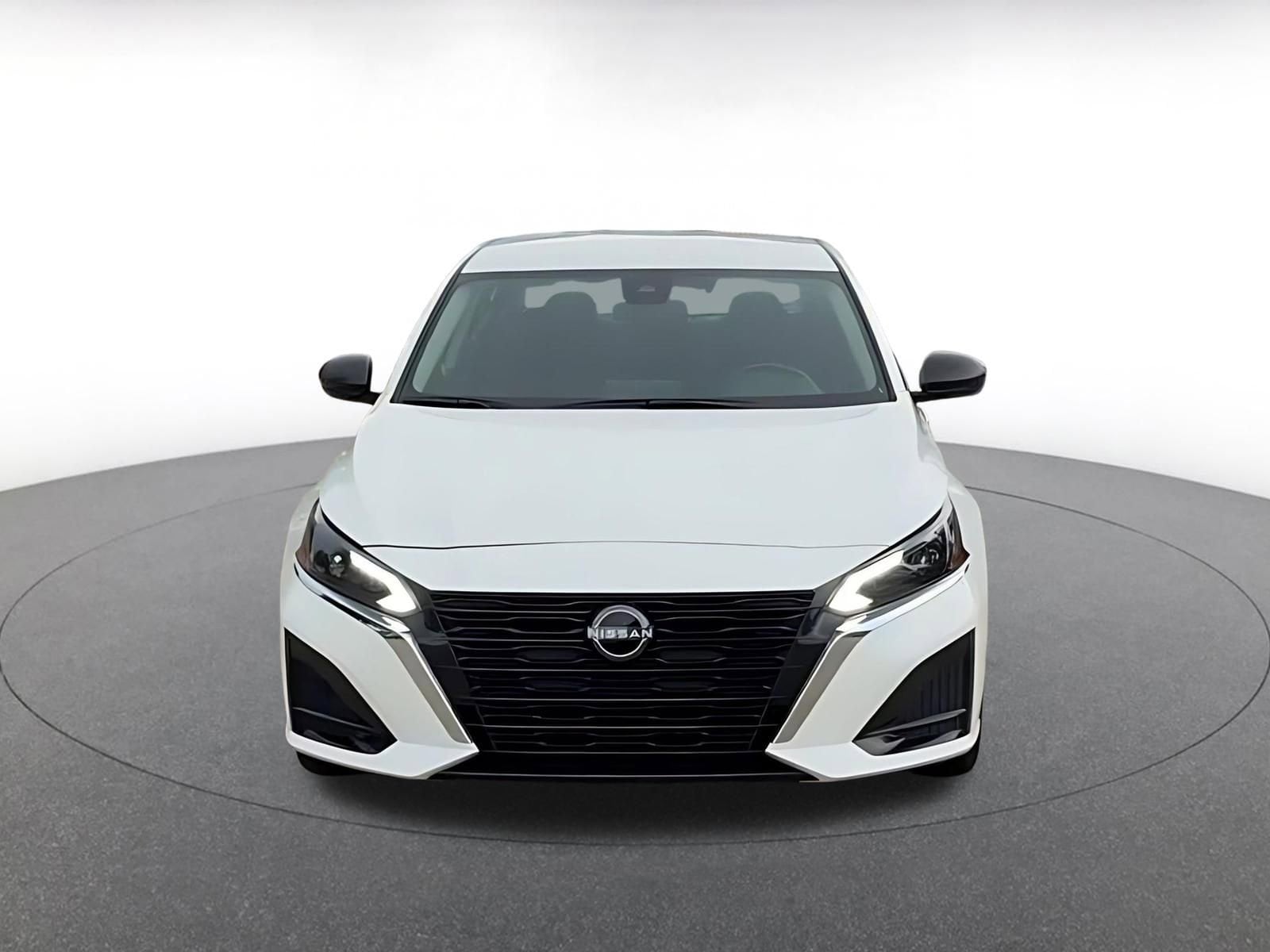 Thumbnail: 2025 Nissan Altima - 4