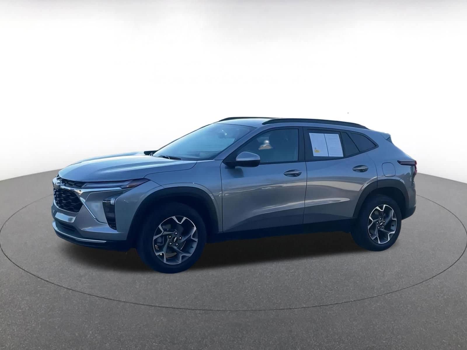 Thumbnail: 2025 Chevrolet Trax - 8