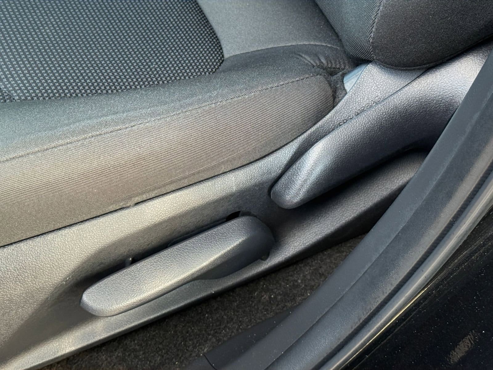 Thumbnail: 2025 Toyota RAV4 - 23