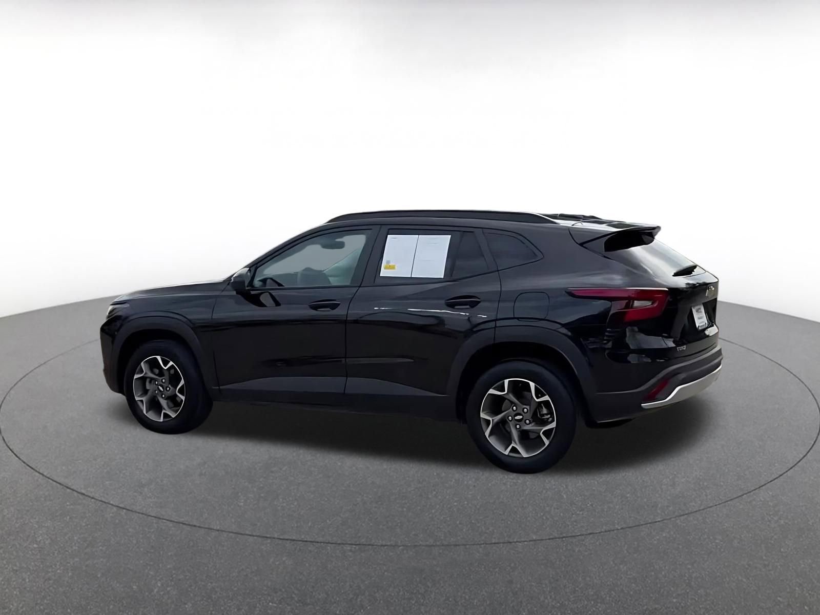 Thumbnail: 2025 Chevrolet Trax - 10