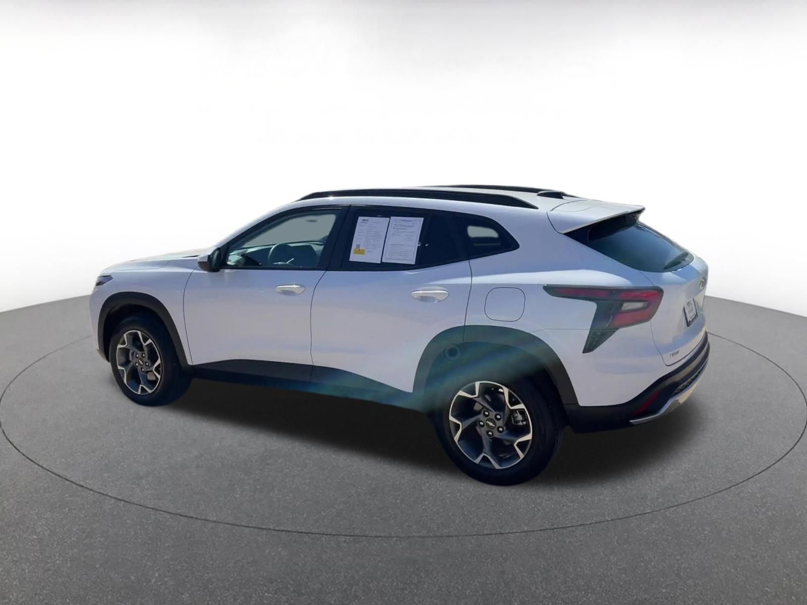 Thumbnail: 2025 Chevrolet Trax - 10