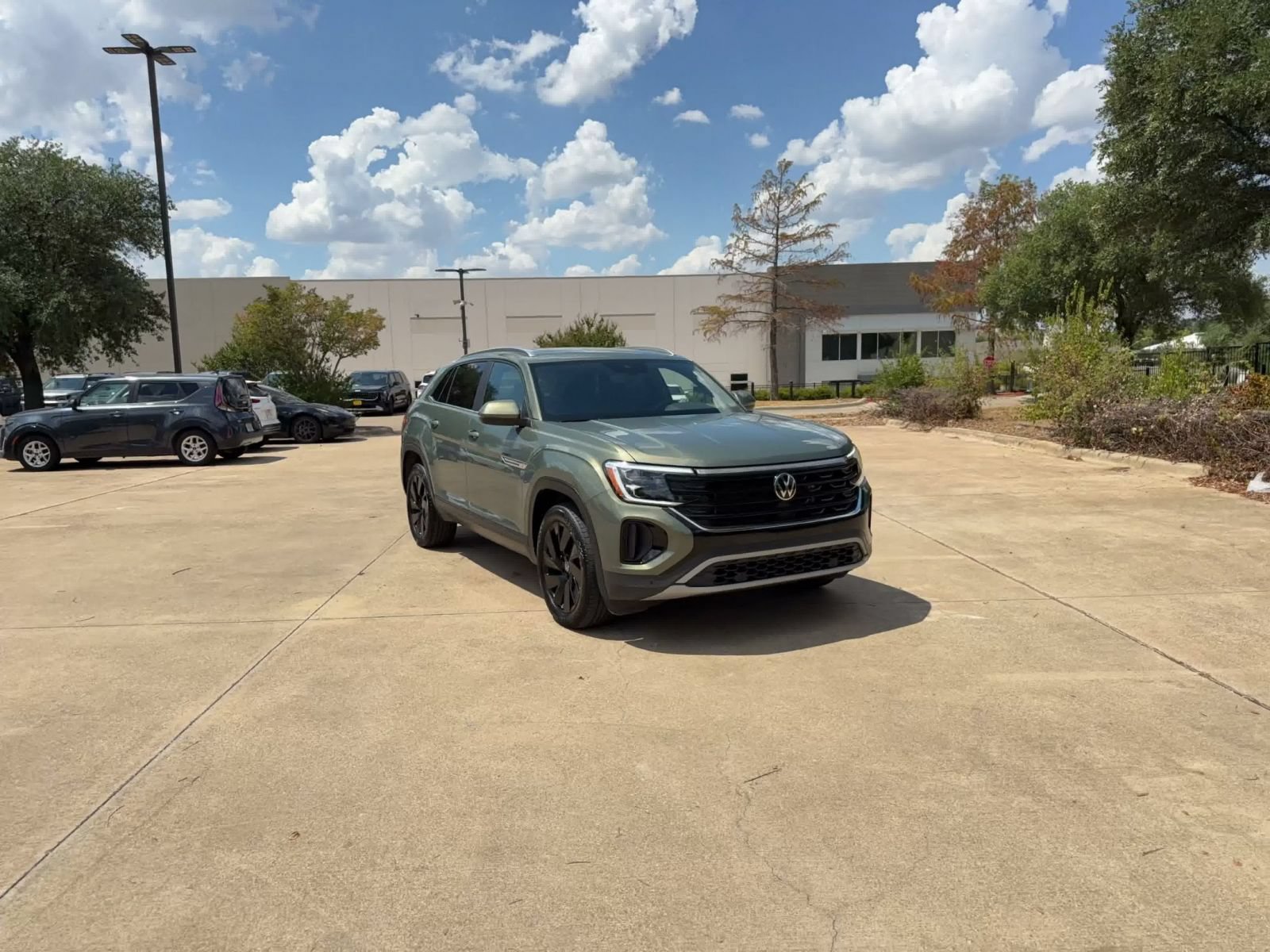 Thumbnail: 2026 Volkswagen Atlas - 3