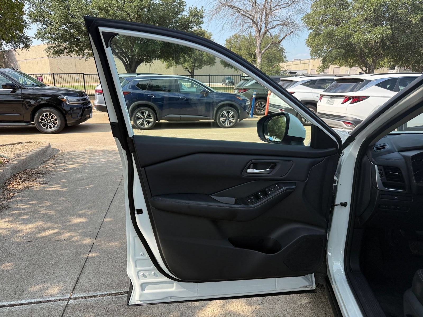 Thumbnail: 2026 Nissan Rogue - 18