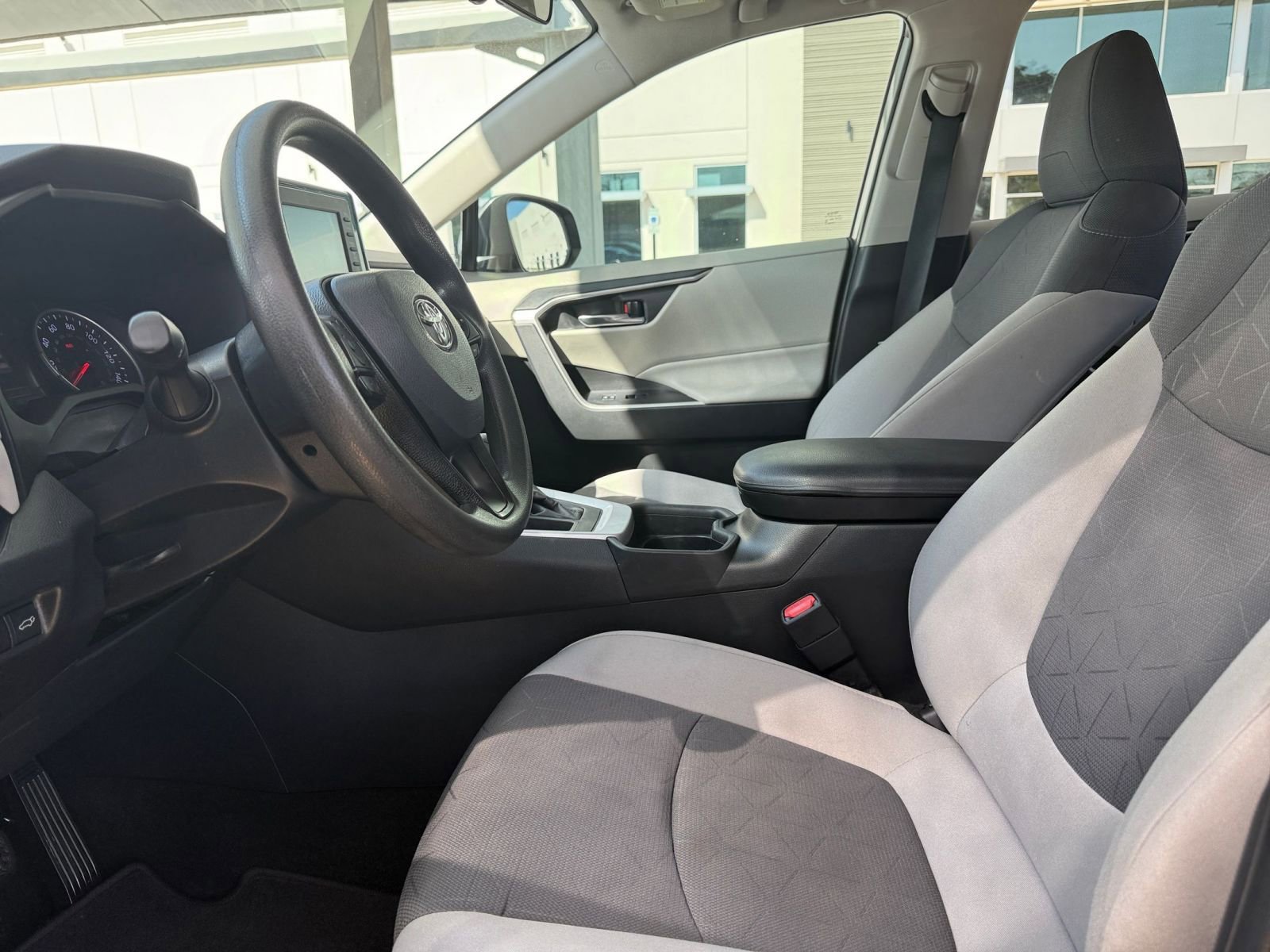 Thumbnail: 2021 Toyota RAV4 - 27