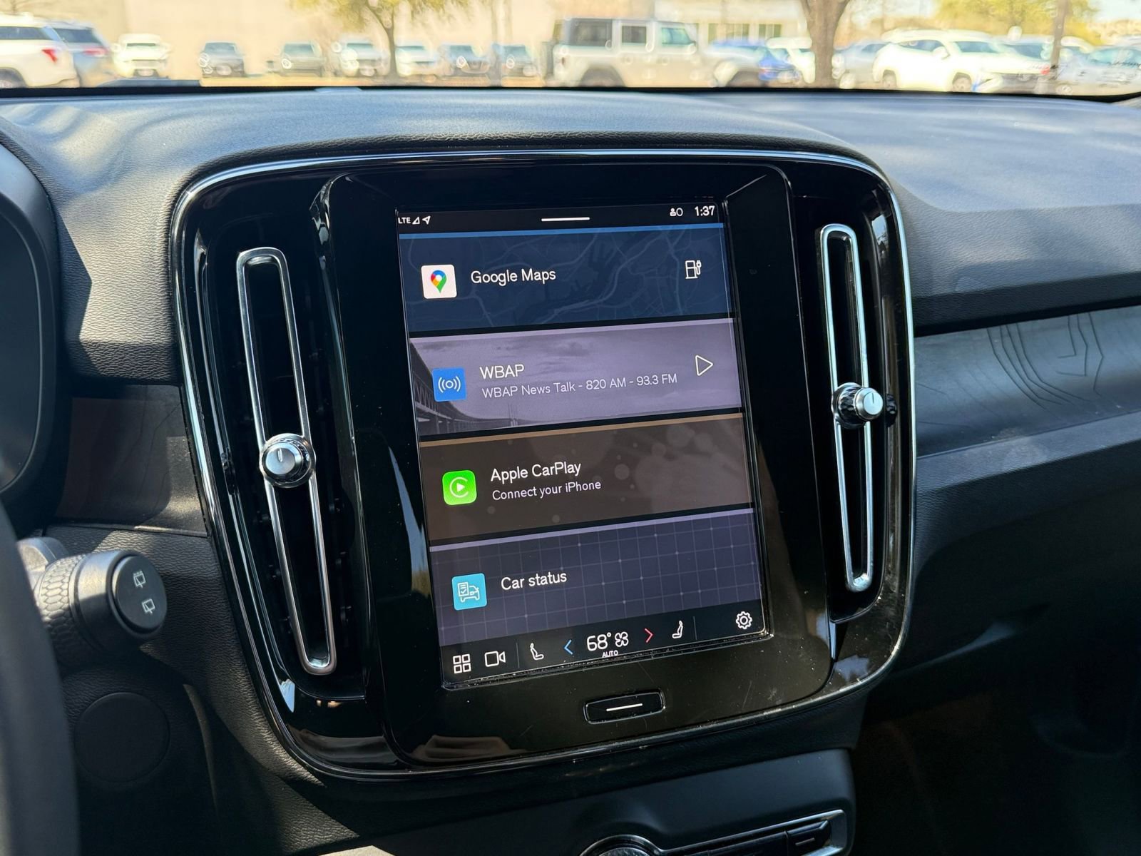 Thumbnail: 2023 Volvo XC40 - 25